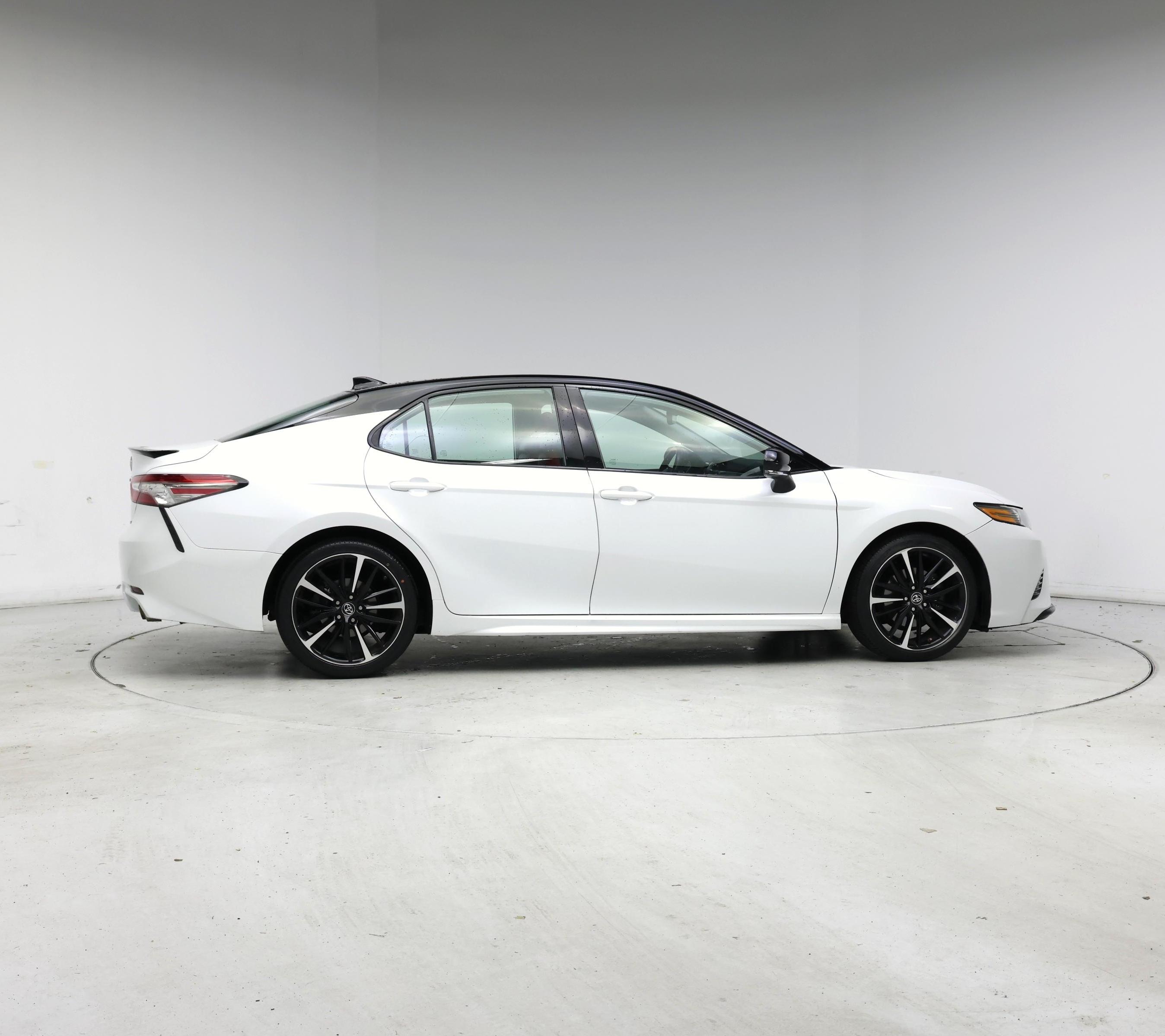 Thumbnail: 2019 Toyota Camry - 7