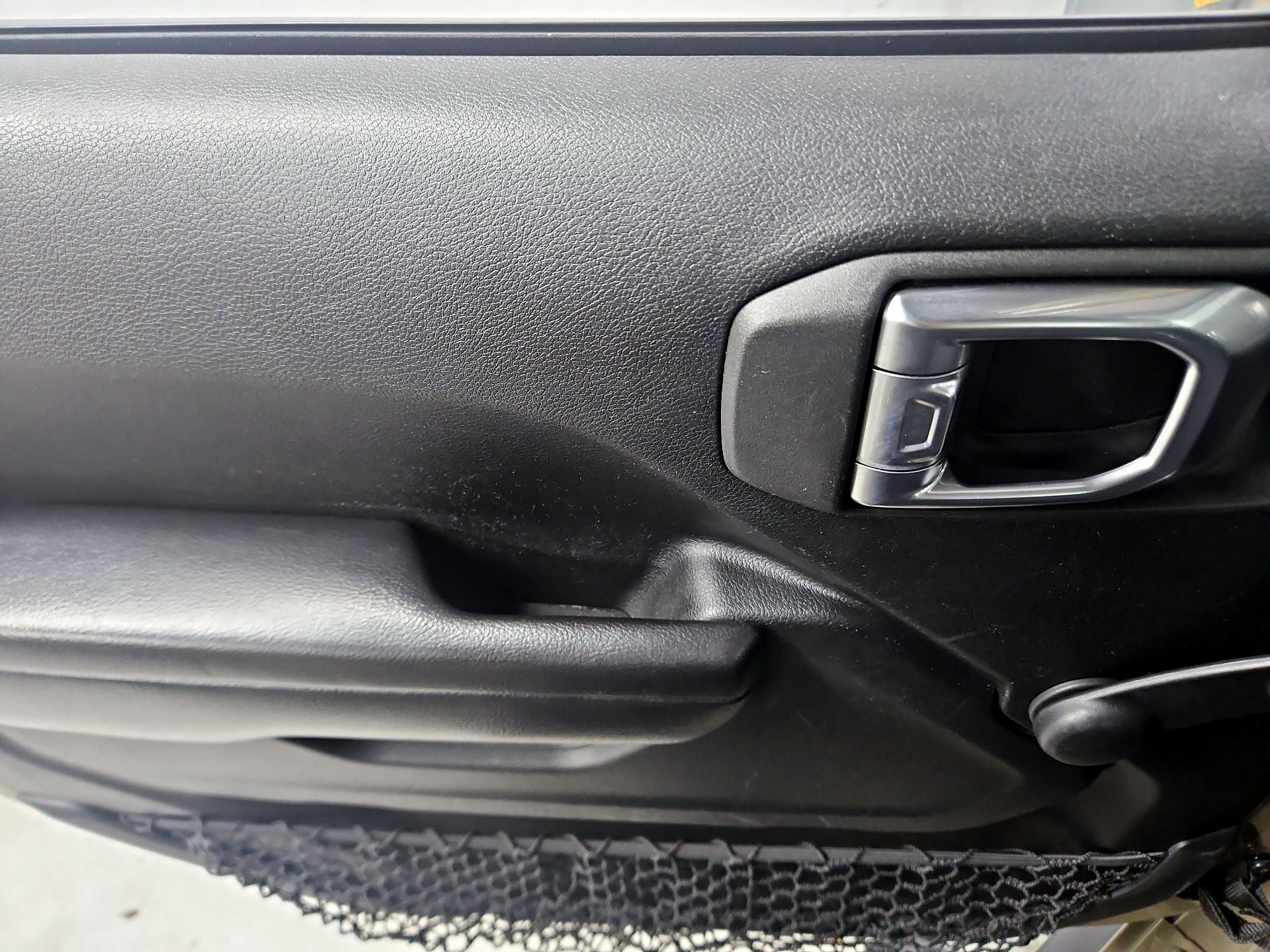 Thumbnail: 2020 Jeep Gladiator - 12