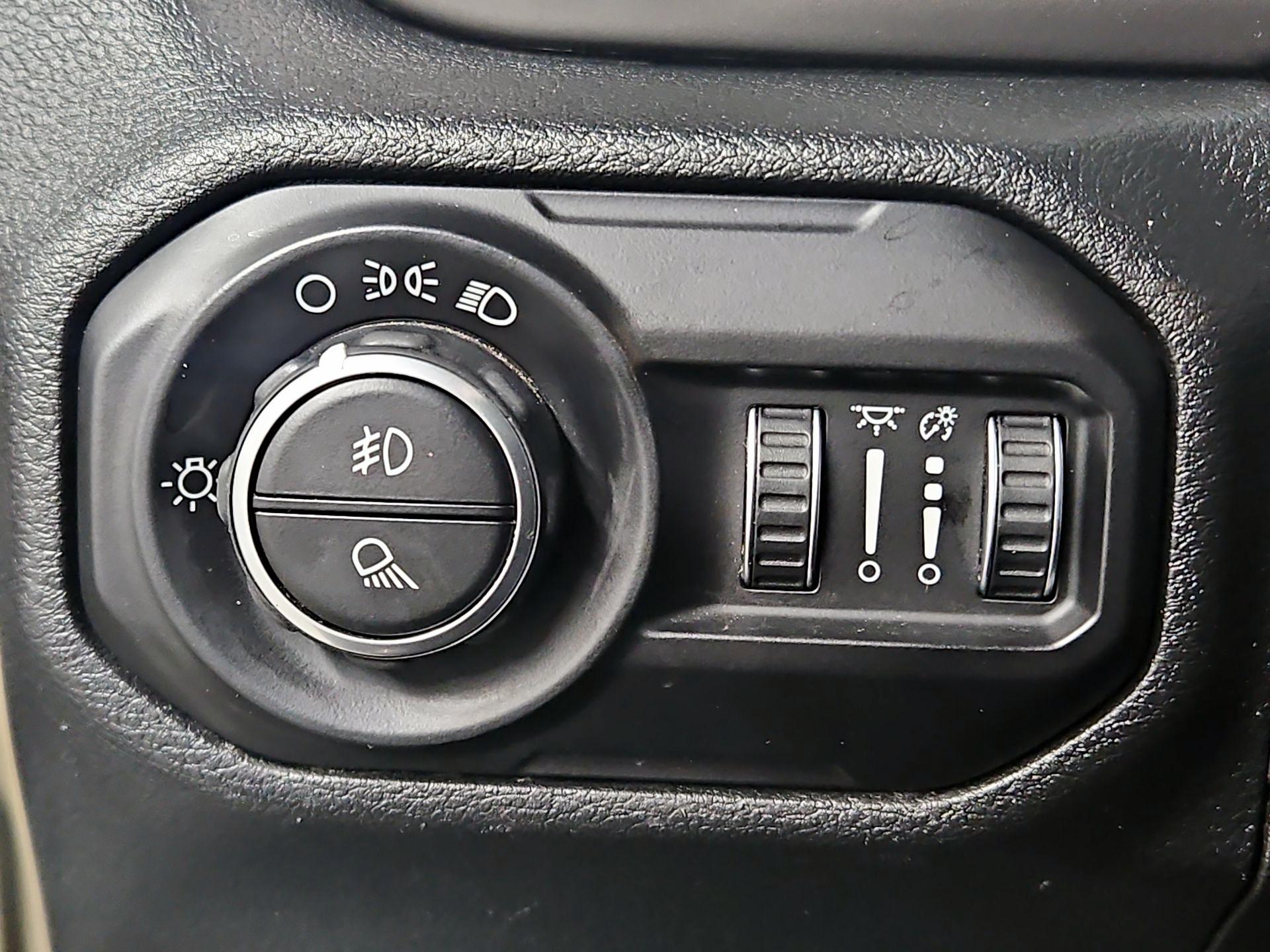 Thumbnail: 2020 Jeep Gladiator - 13