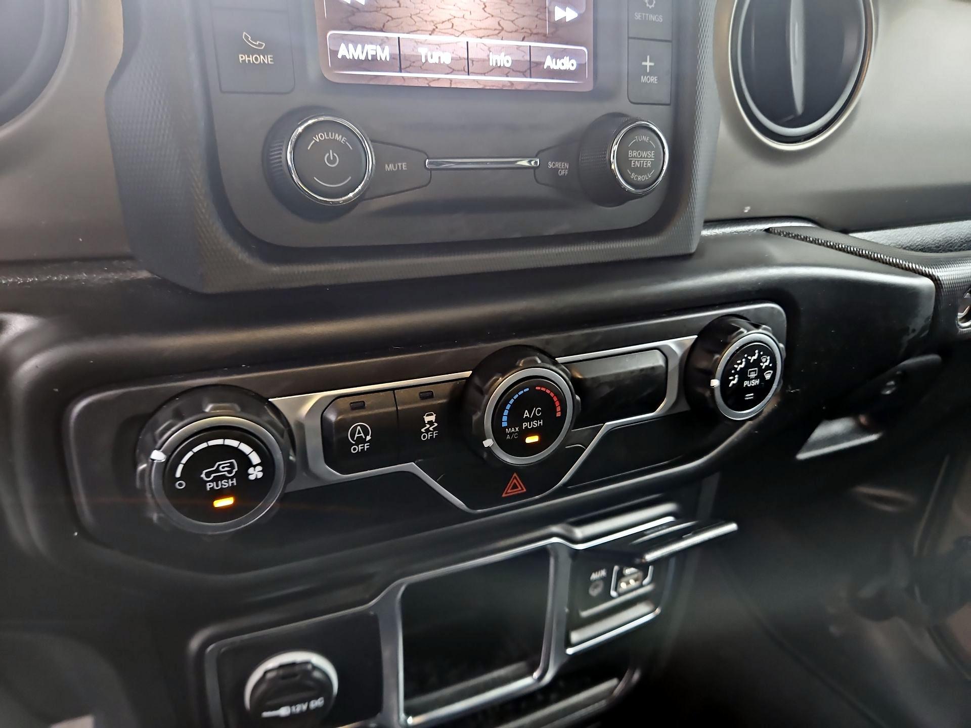 Thumbnail: 2020 Jeep Gladiator - 16