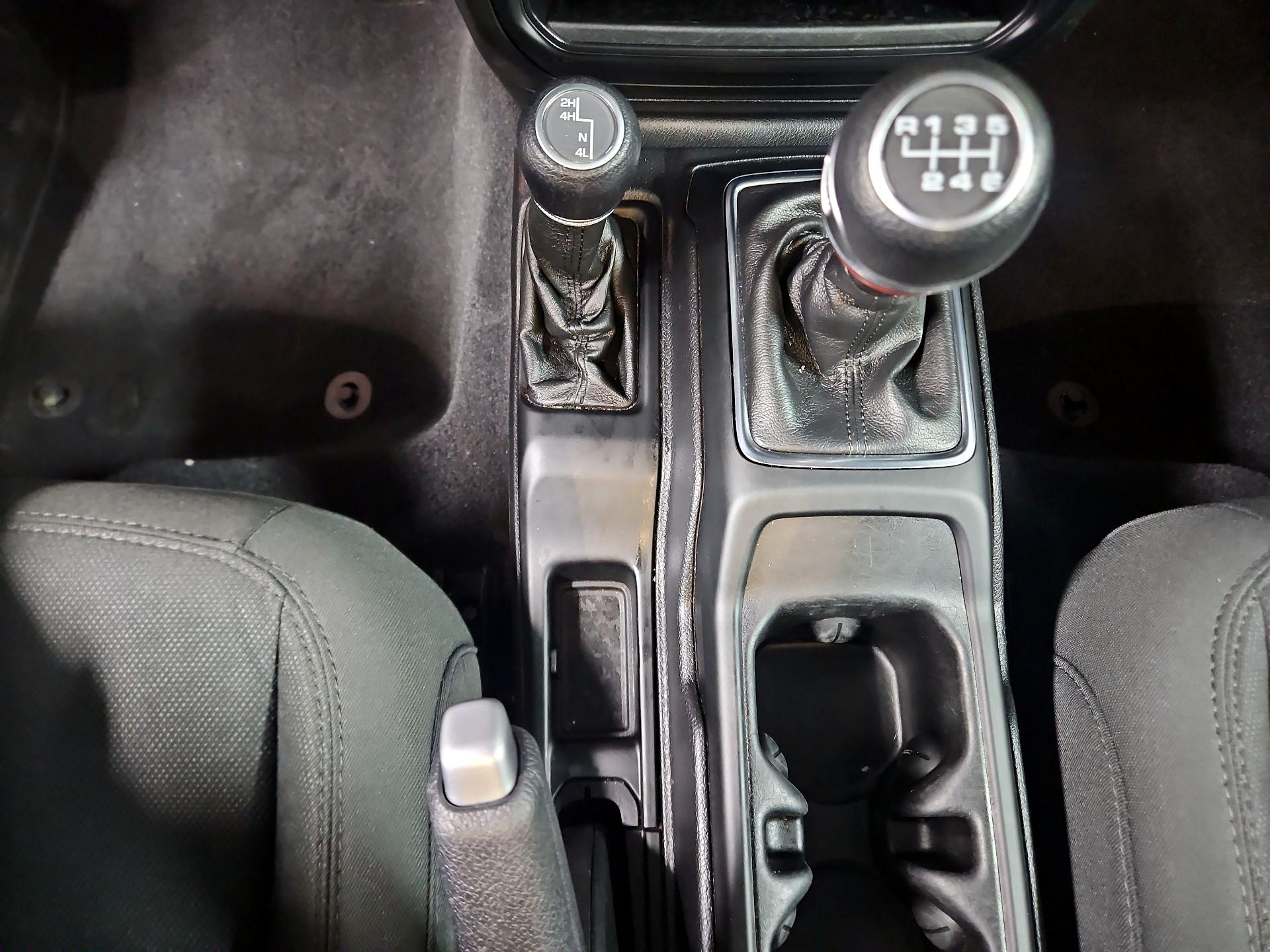 Thumbnail: 2020 Jeep Gladiator - 17