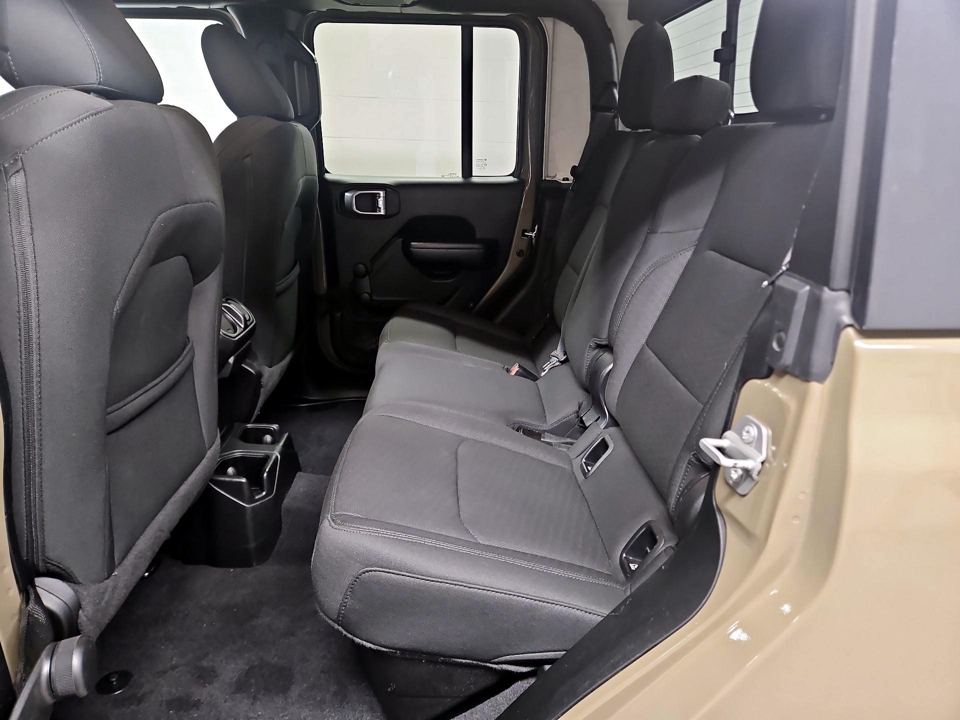 Thumbnail: 2020 Jeep Gladiator - 20