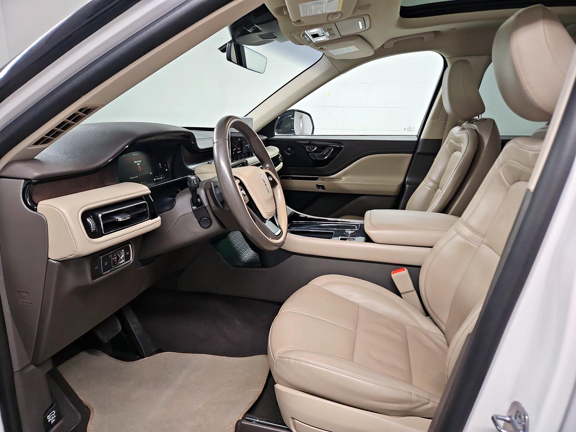 Thumbnail: 2022 Lincoln Aviator - 11