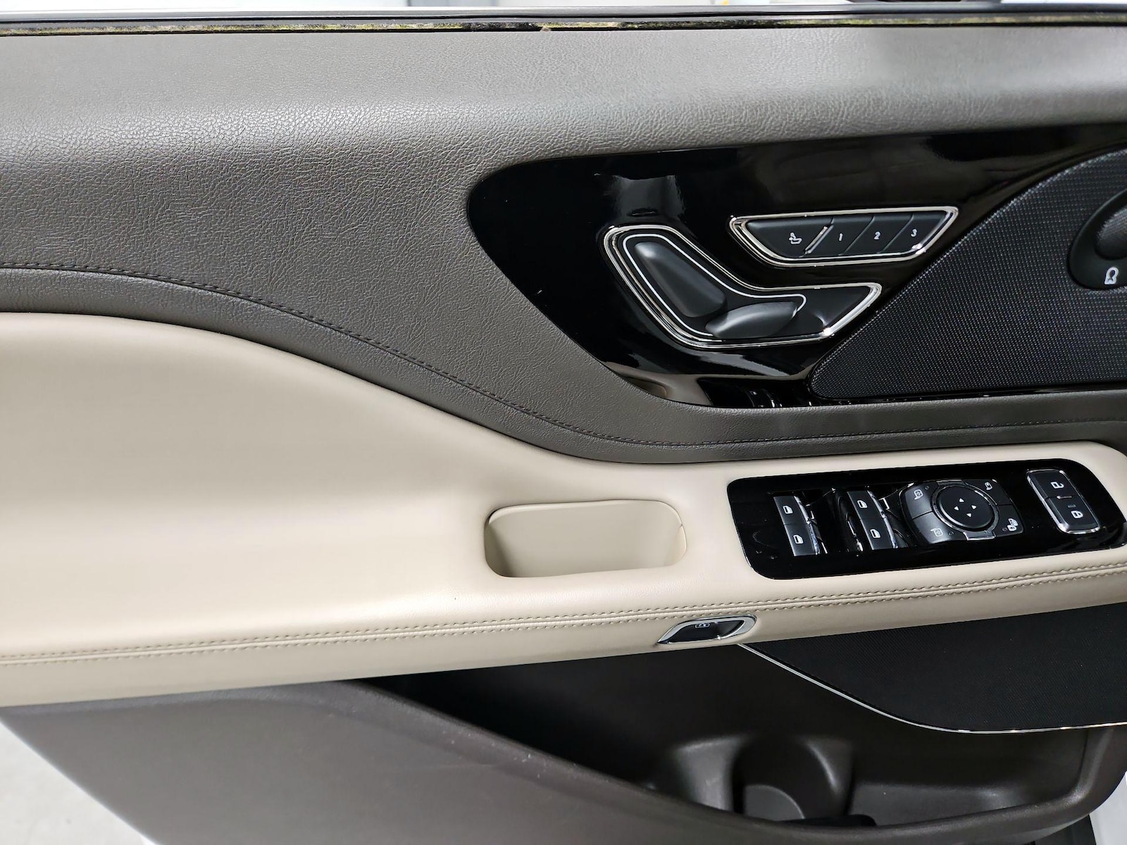 2022 Lincoln Aviator Reserve - Photo 13