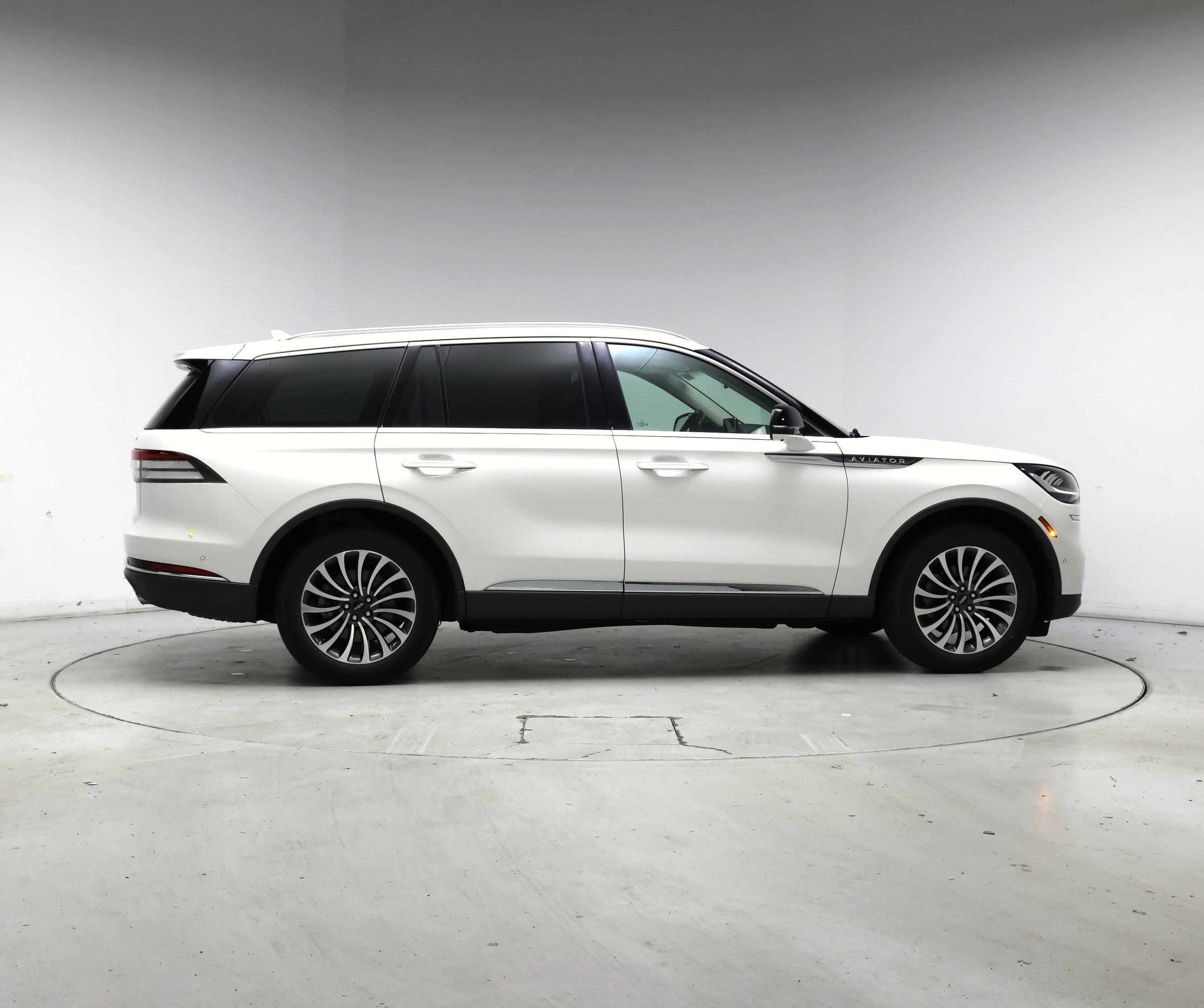 Thumbnail: 2022 Lincoln Aviator - 7