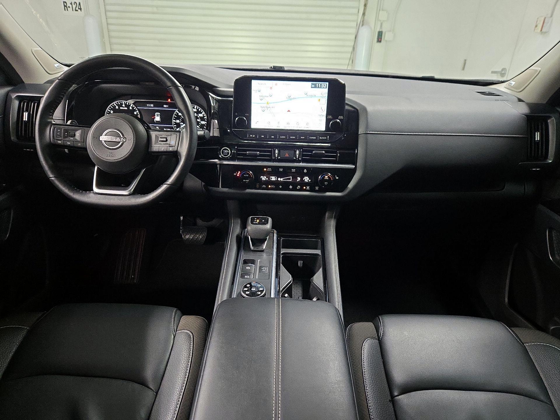 Thumbnail: 2023 Nissan Pathfinder - 9