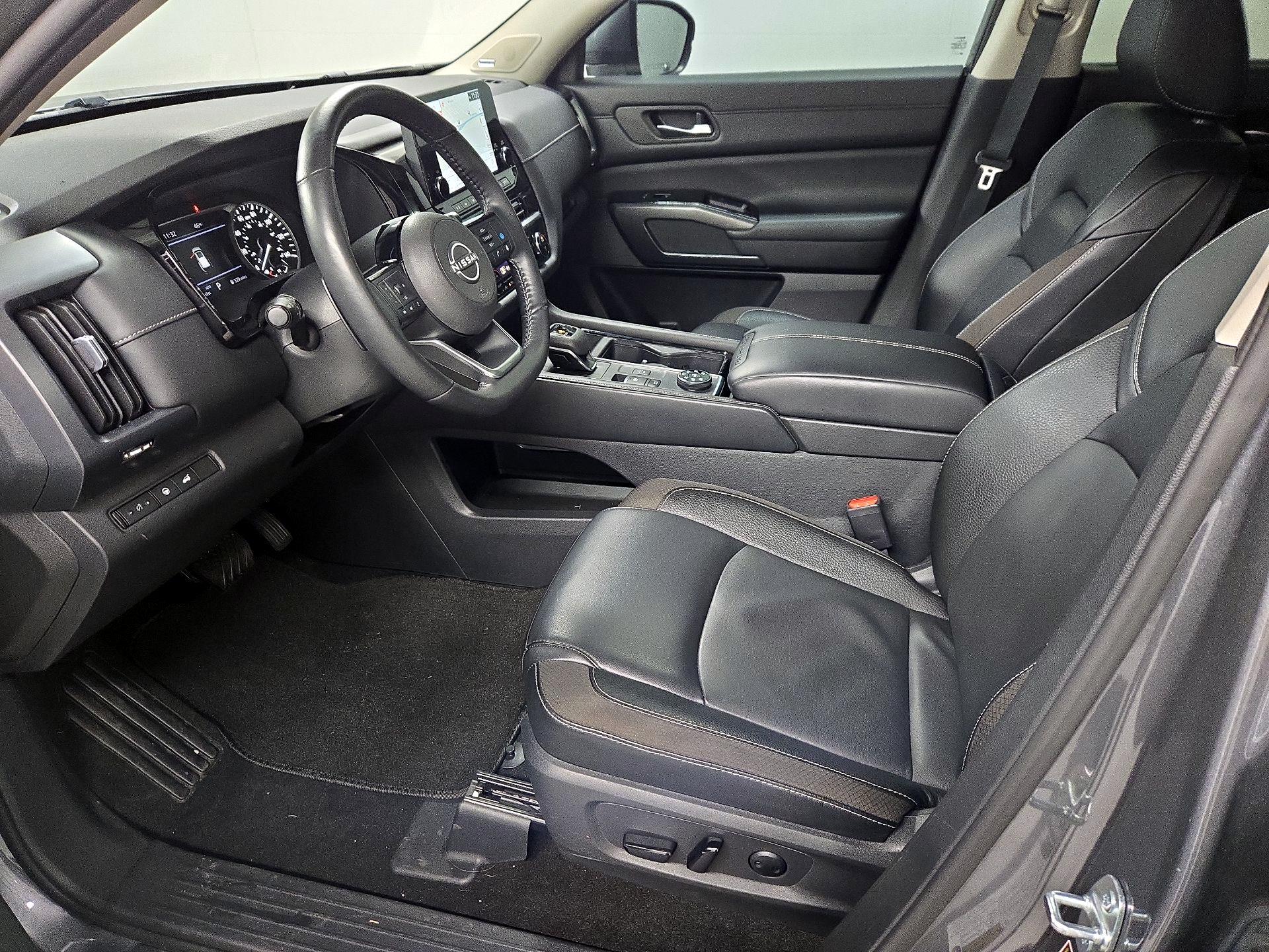 Thumbnail: 2023 Nissan Pathfinder - 11