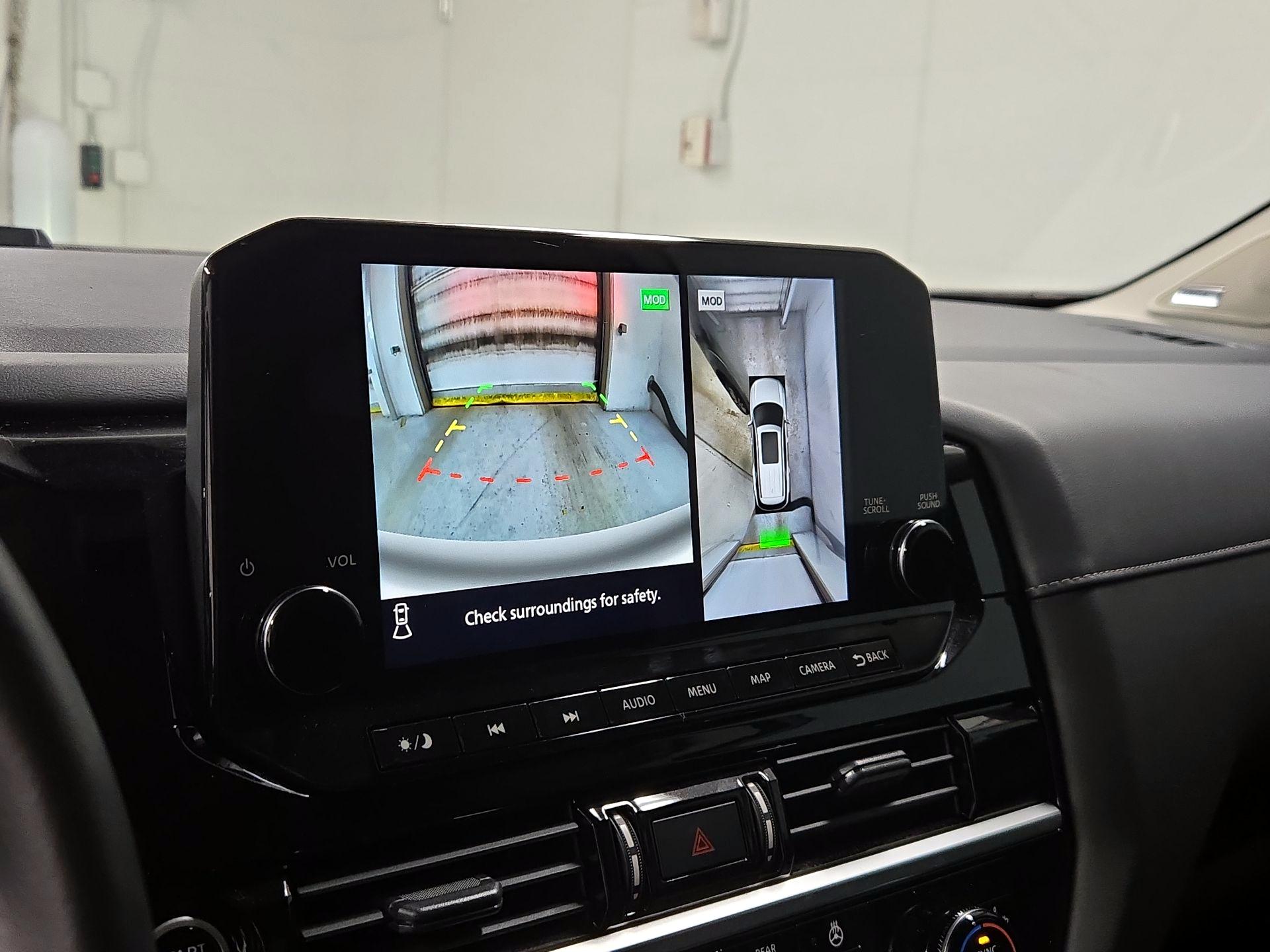 Thumbnail: 2023 Nissan Pathfinder - 15