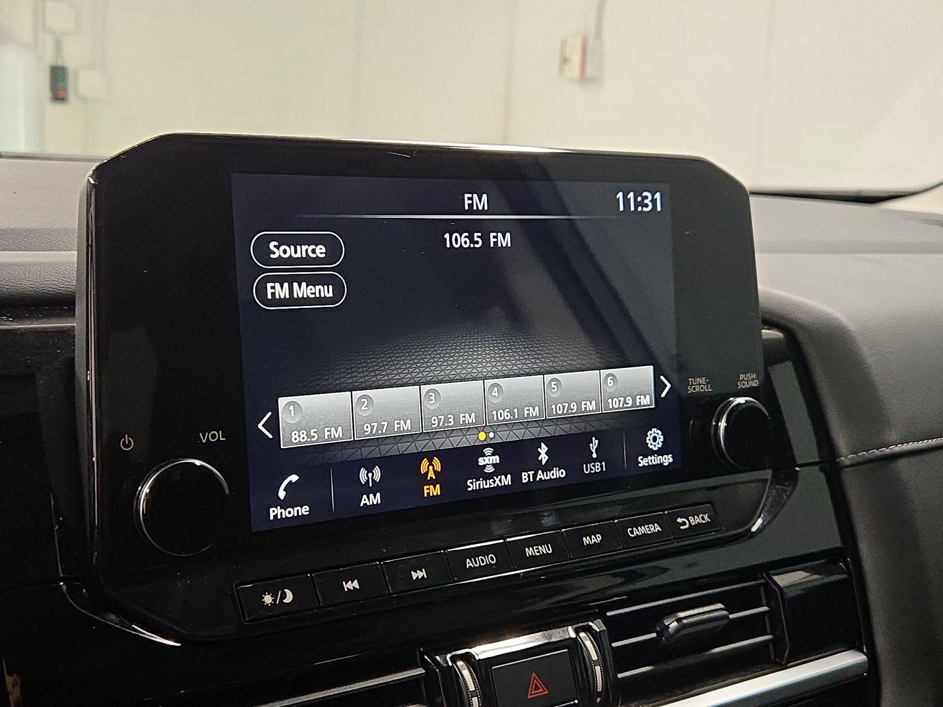 Thumbnail: 2023 Nissan Pathfinder - 16