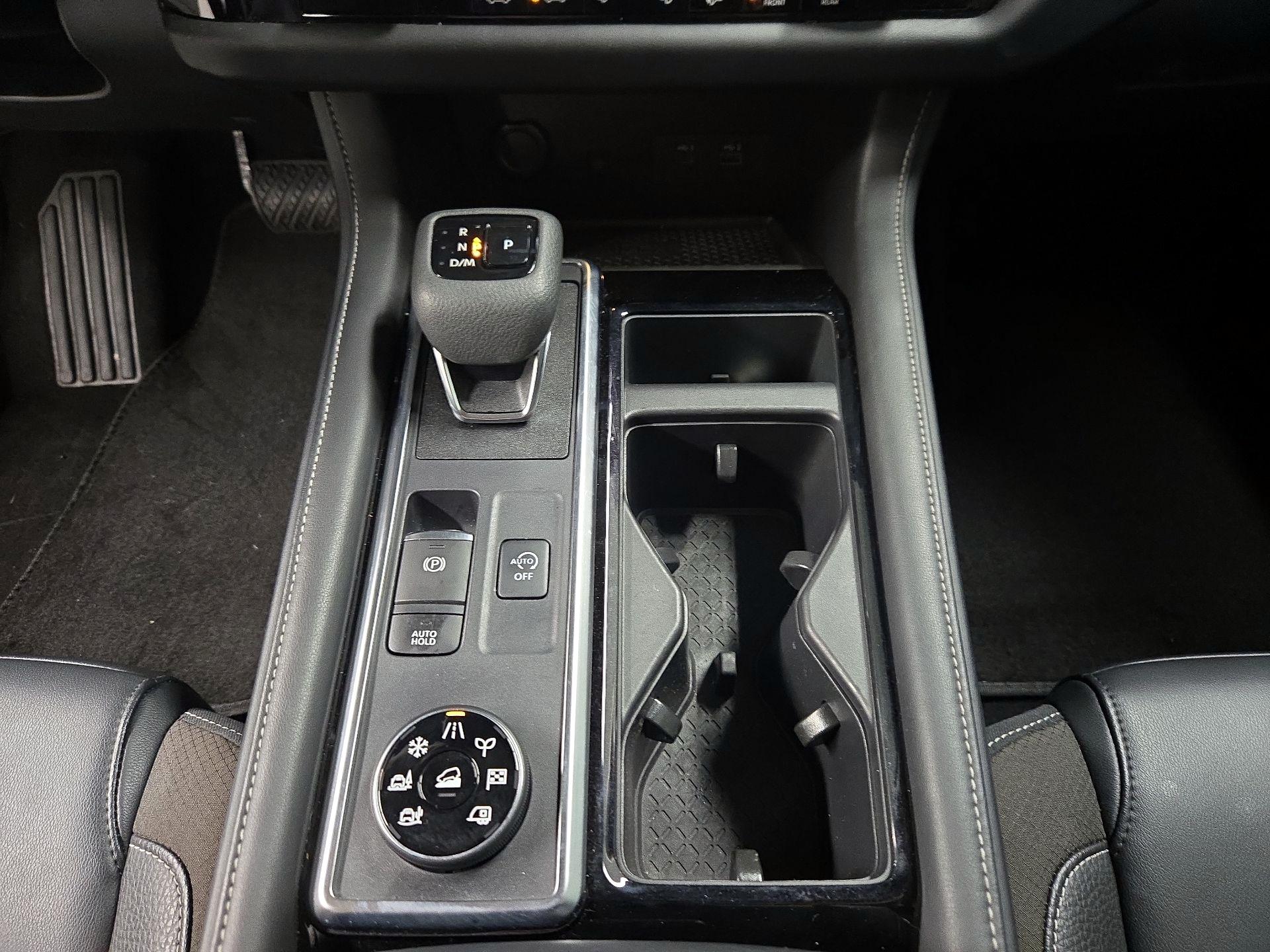 Thumbnail: 2023 Nissan Pathfinder - 18