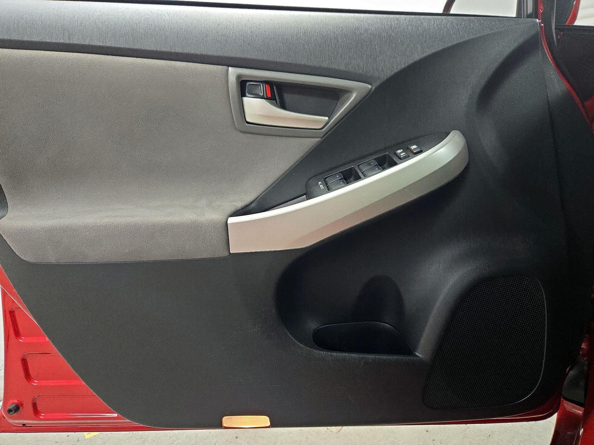 Thumbnail: 2015 Toyota Prius - 12