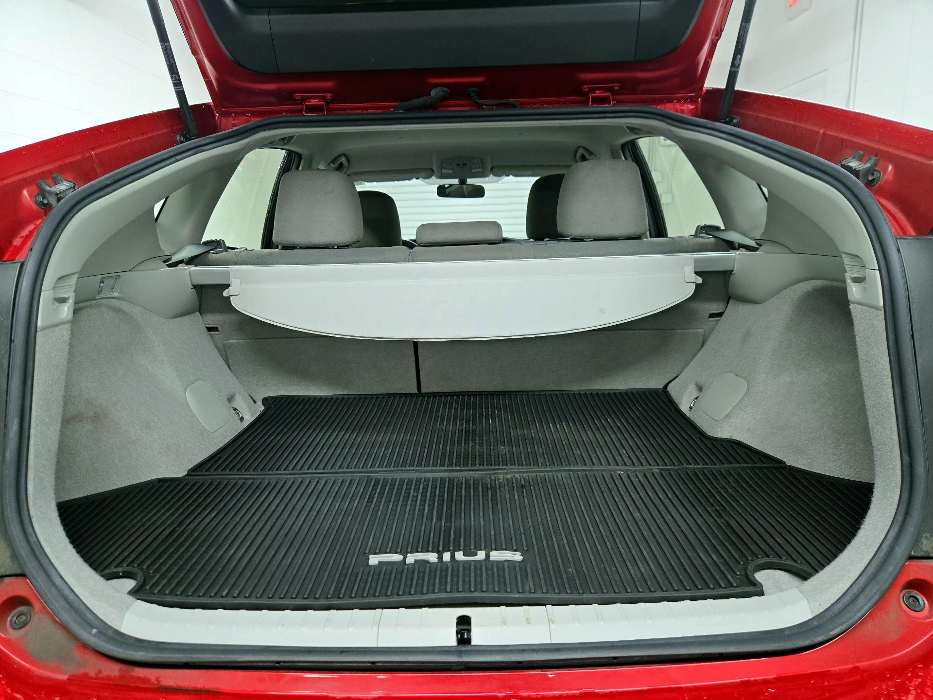 Thumbnail: 2015 Toyota Prius - 19