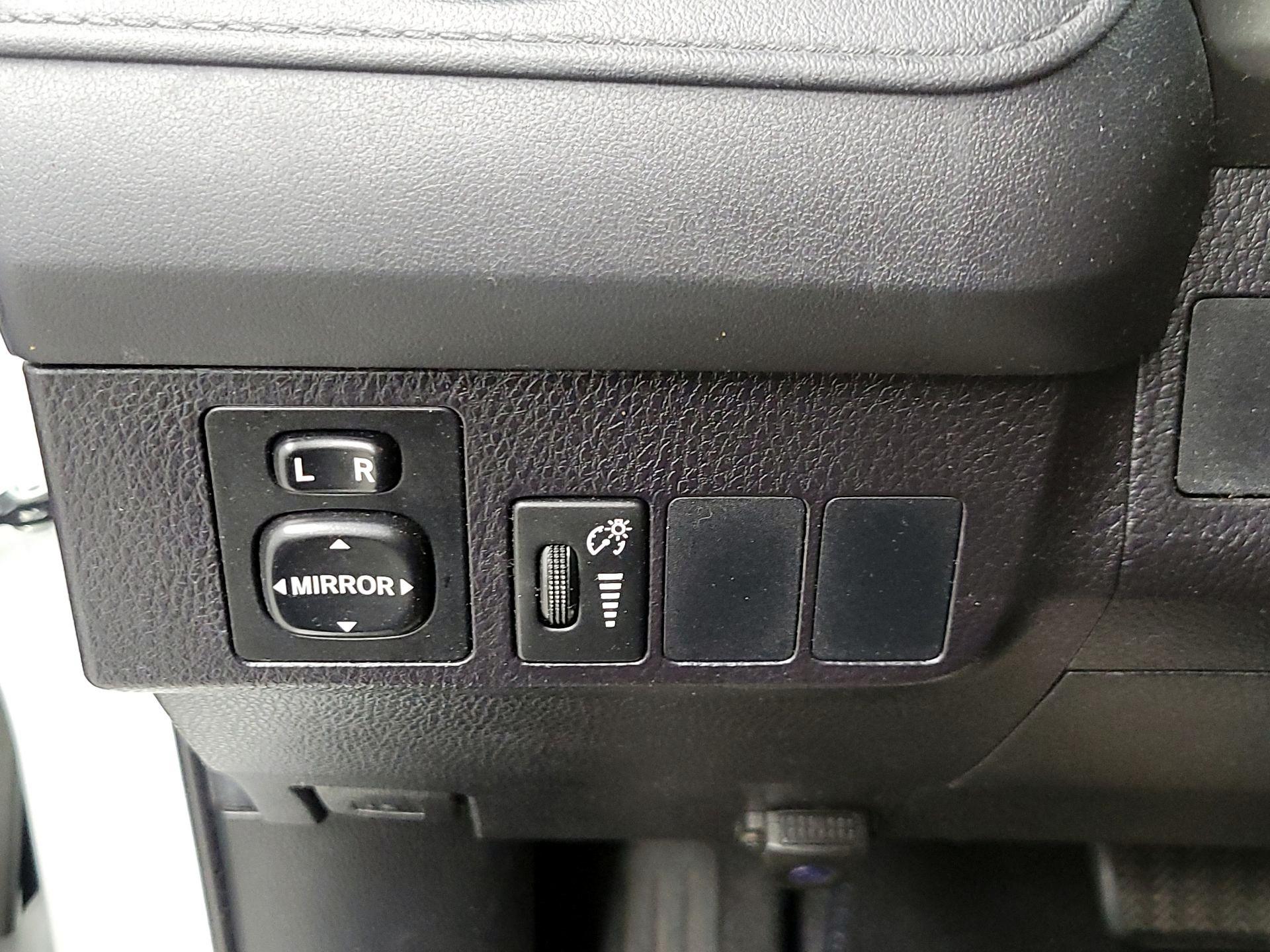 Thumbnail: 2016 Toyota RAV4 - 13