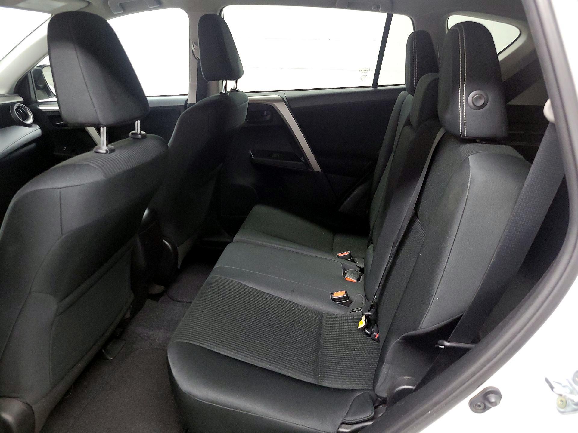 Thumbnail: 2016 Toyota RAV4 - 18
