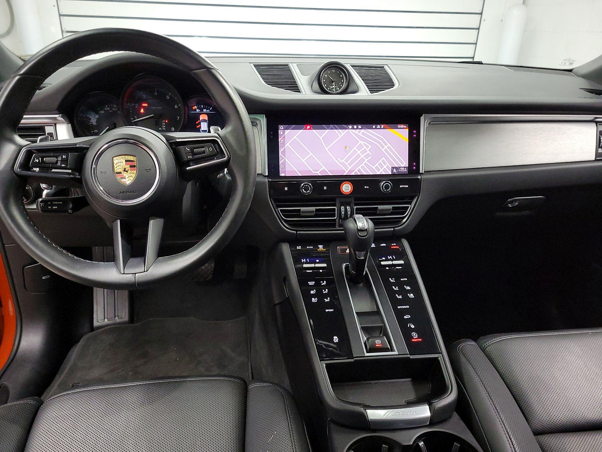 Thumbnail: 2022 Porsche Macan - 9