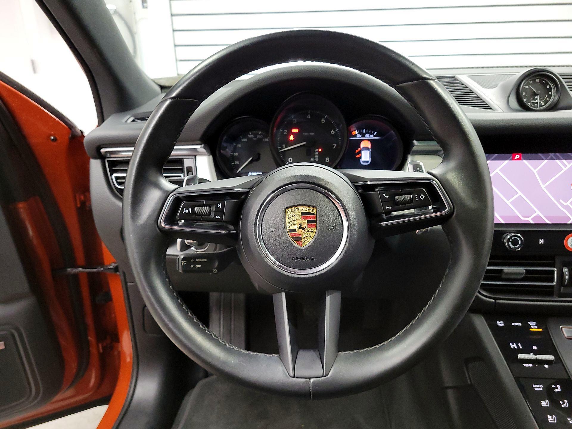 Thumbnail: 2022 Porsche Macan - 10