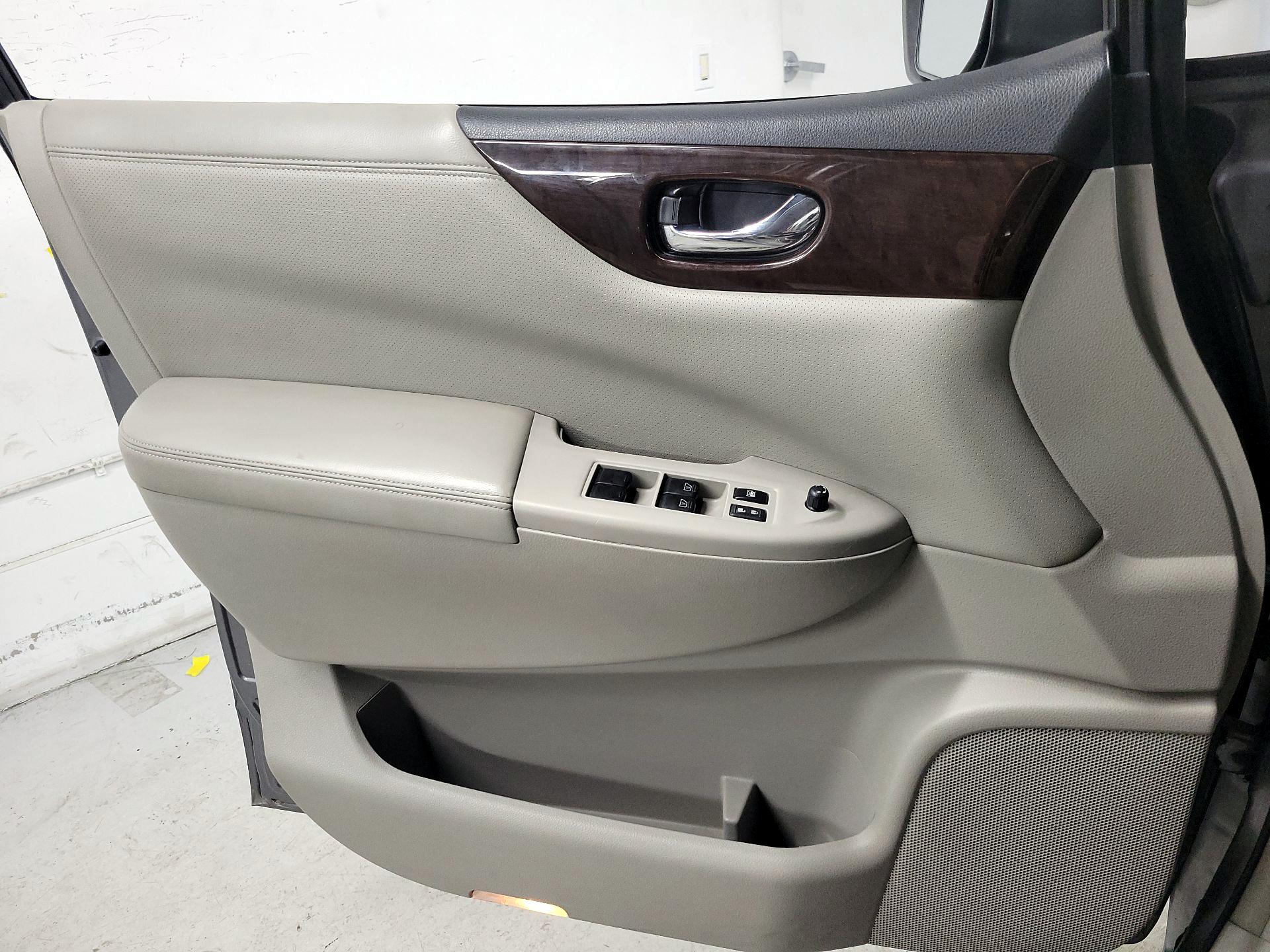 Thumbnail: 2015 Nissan Quest - 12