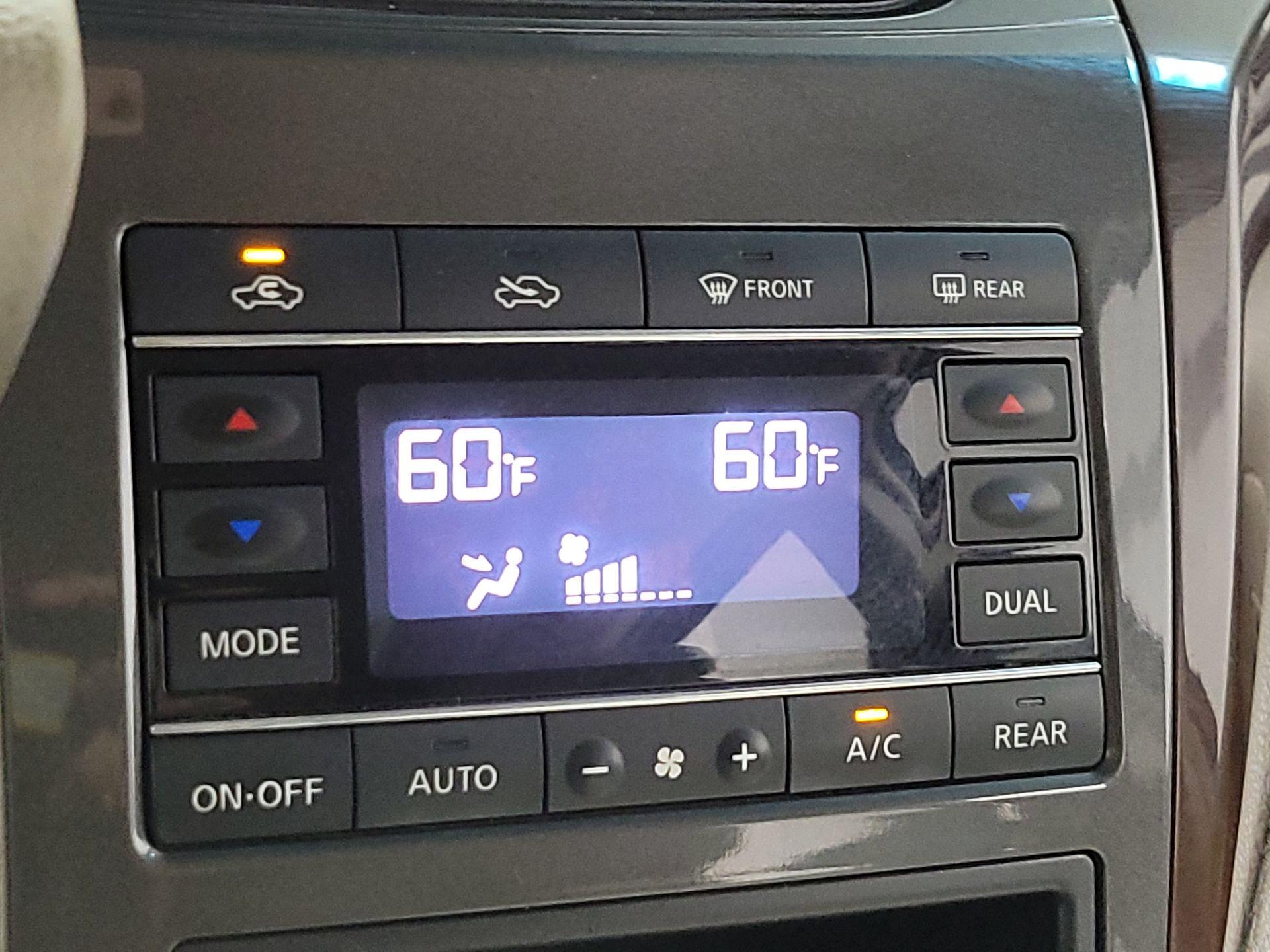 Thumbnail: 2015 Nissan Quest - 15