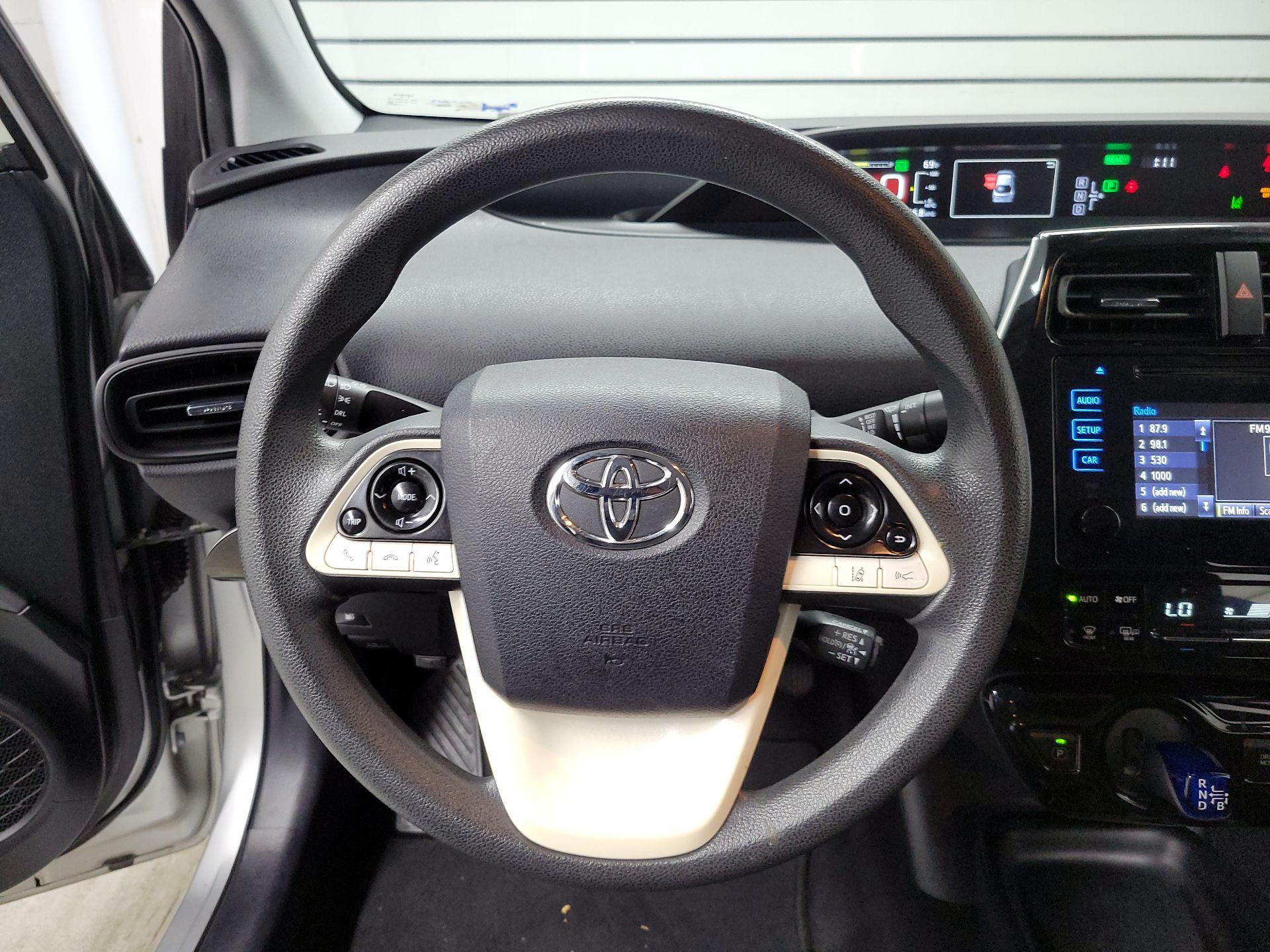 Thumbnail: 2018 Toyota Prius - 10