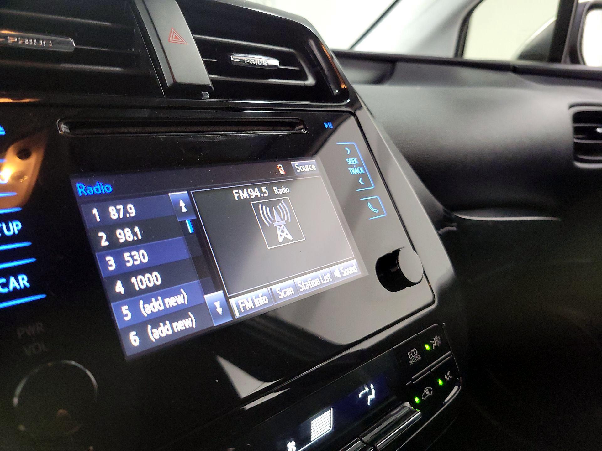 Thumbnail: 2018 Toyota Prius - 15