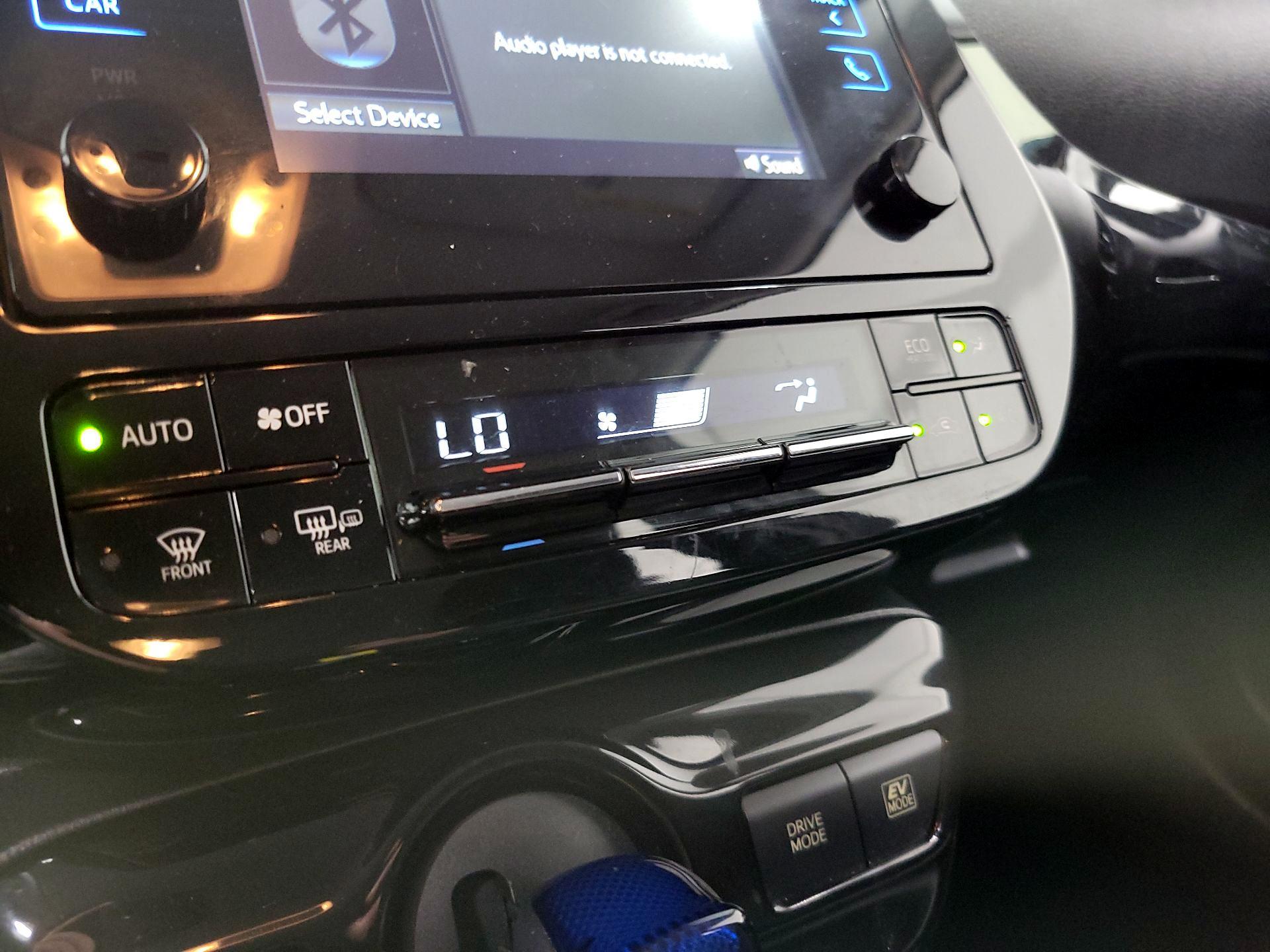Thumbnail: 2018 Toyota Prius - 16