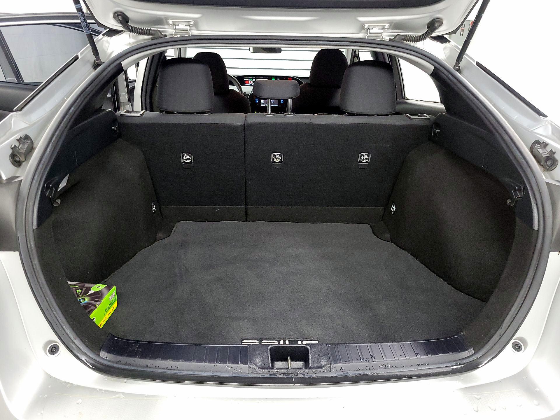 Thumbnail: 2018 Toyota Prius - 20