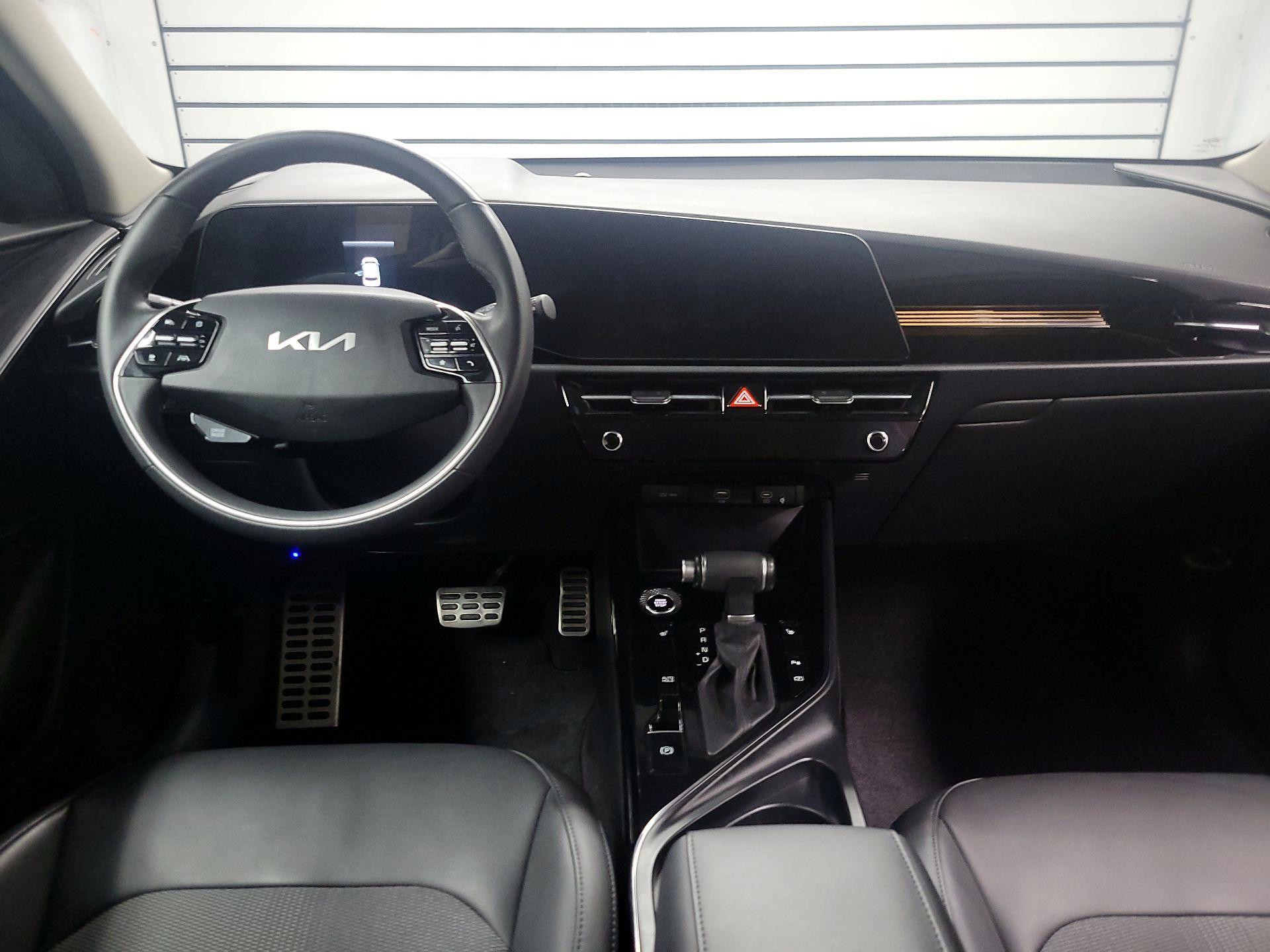 Thumbnail: 2024 Kia Niro - 9