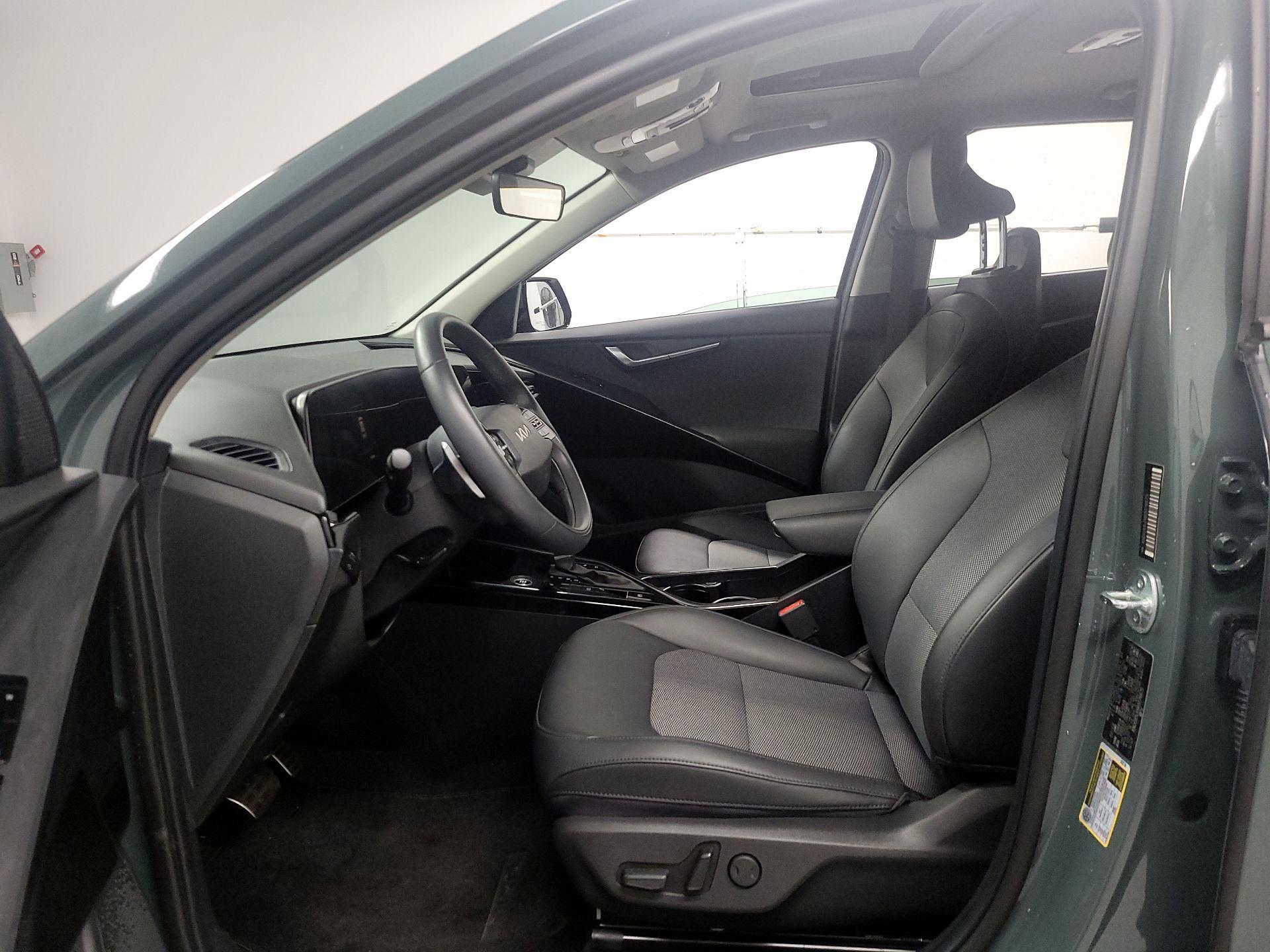 Thumbnail: 2024 Kia Niro - 11