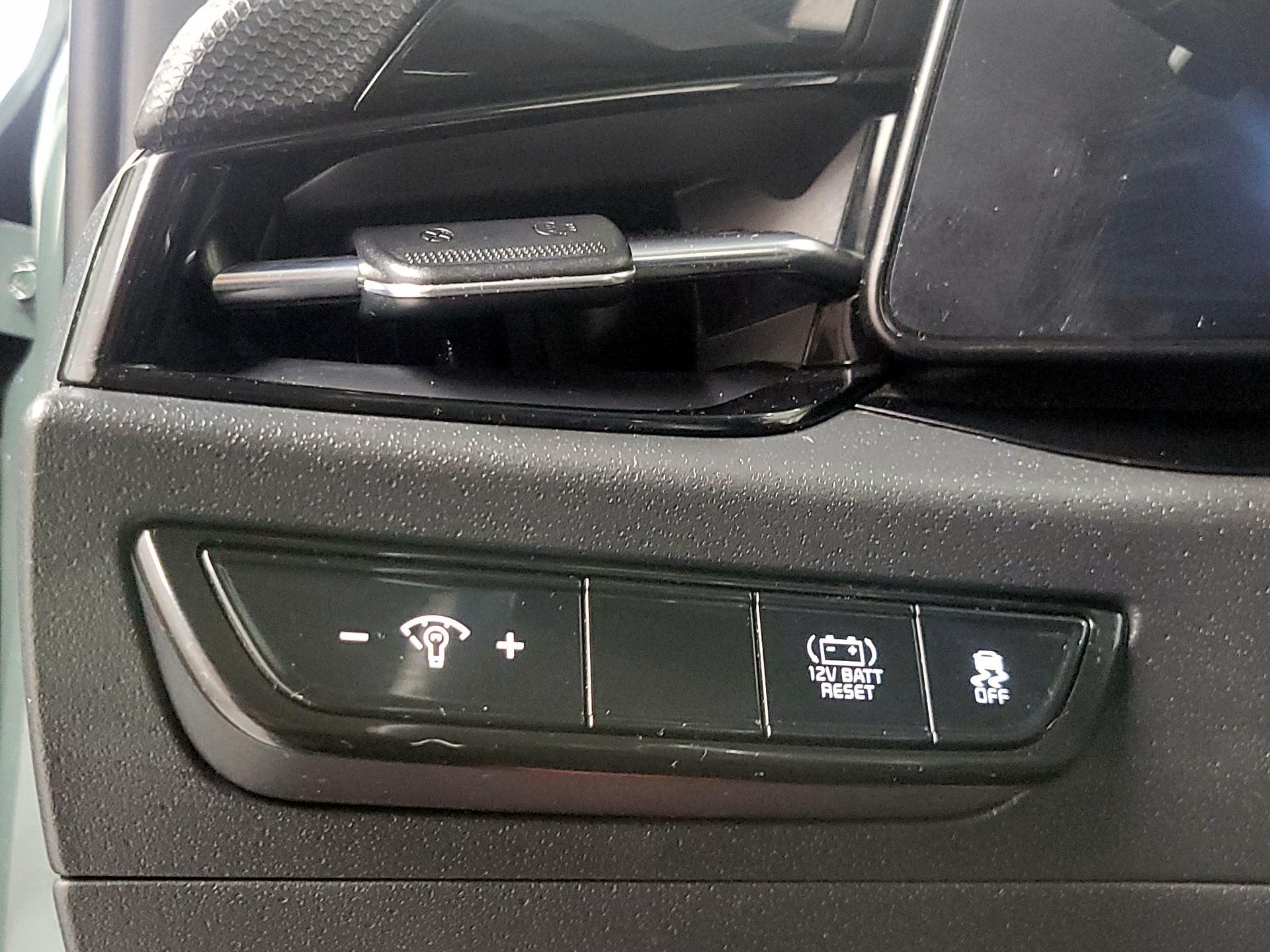 Thumbnail: 2024 Kia Niro - 13