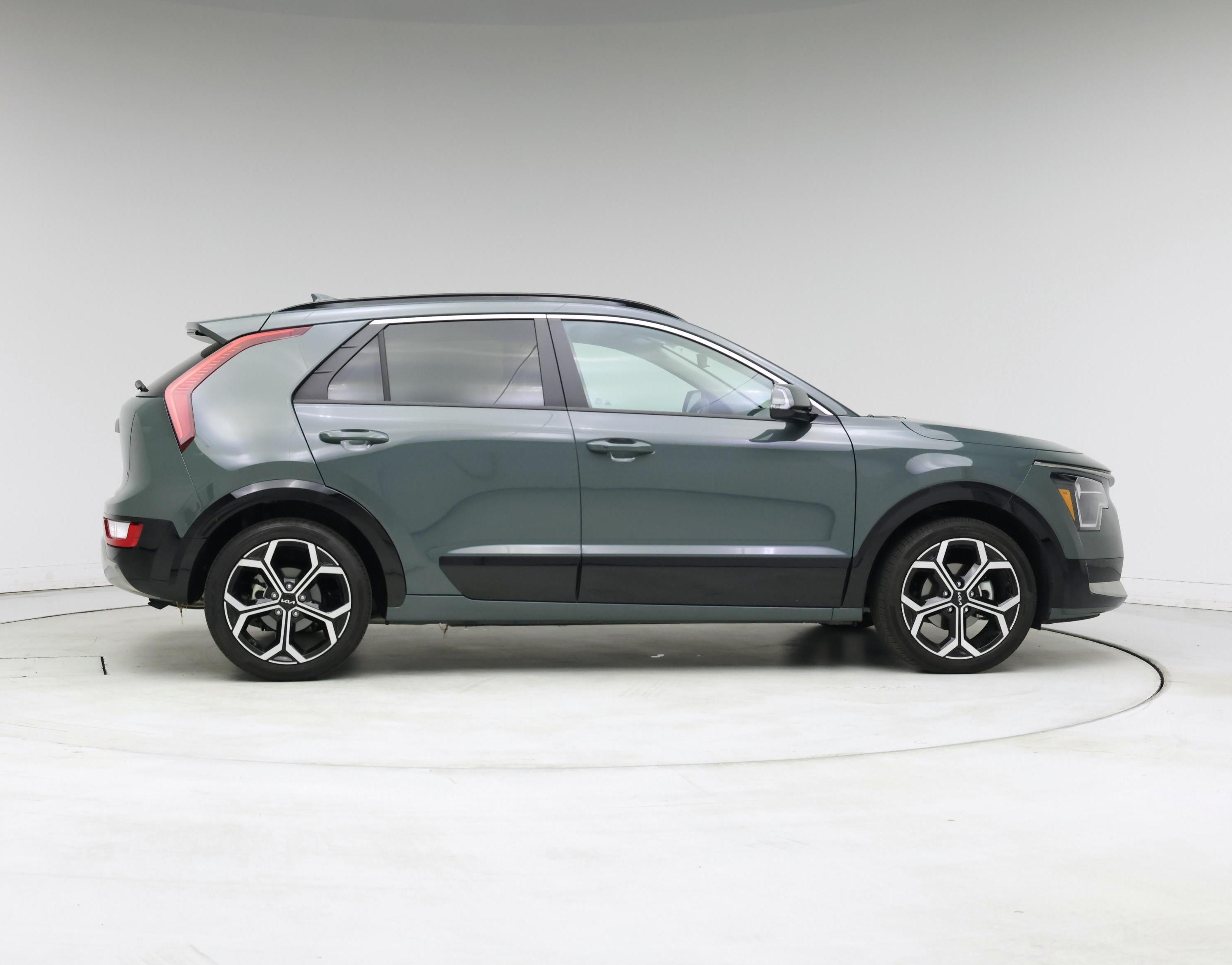Thumbnail: 2024 Kia Niro - 7
