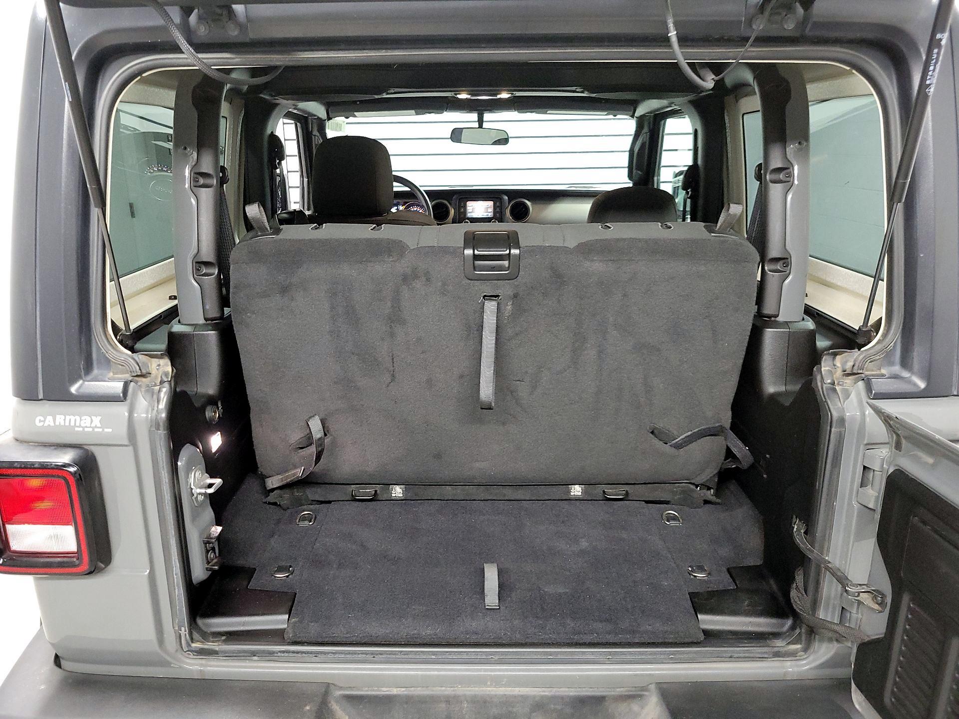Thumbnail: 2019 Jeep Wrangler - 17