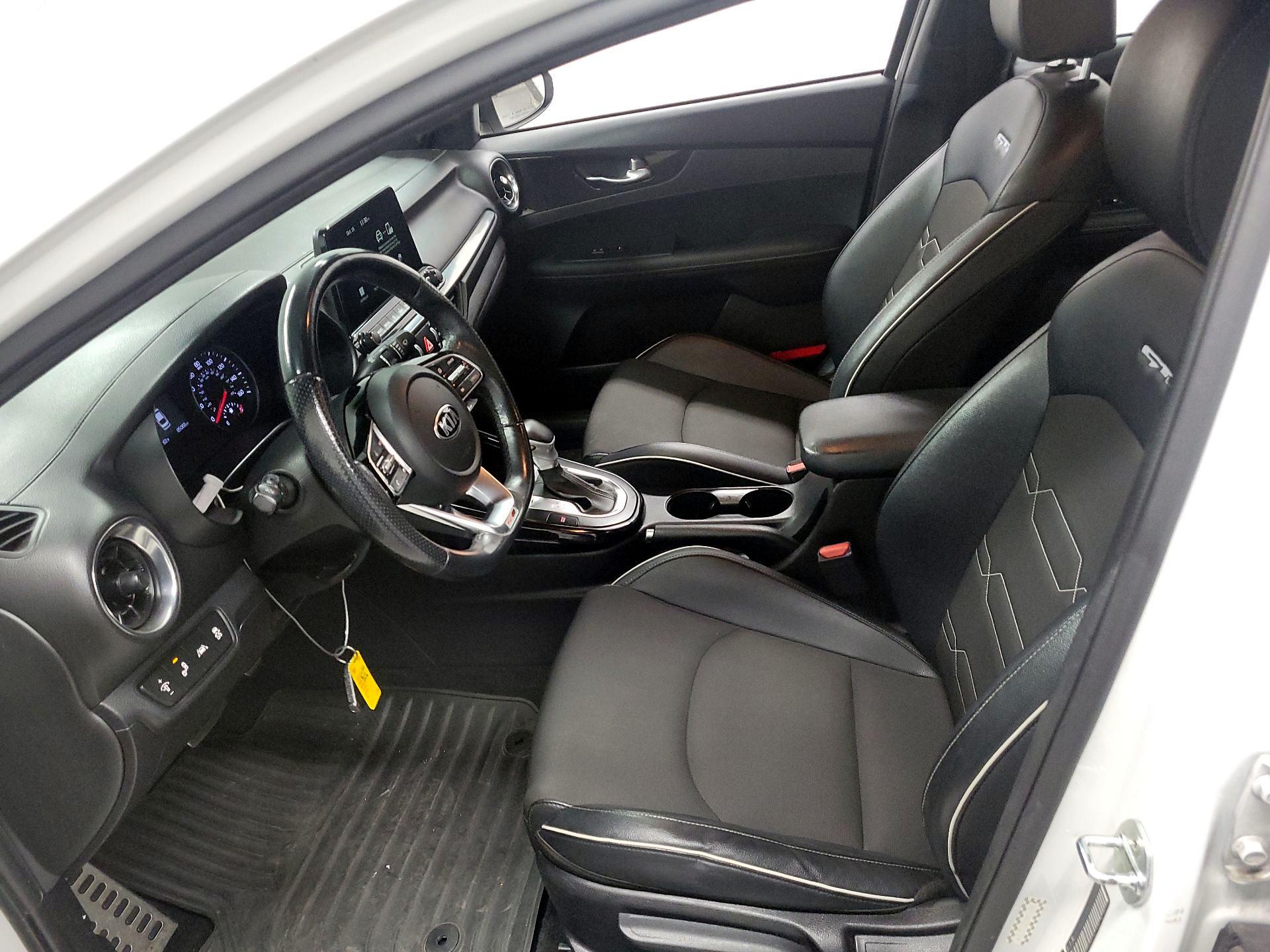Thumbnail: 2021 Kia Forte - 11