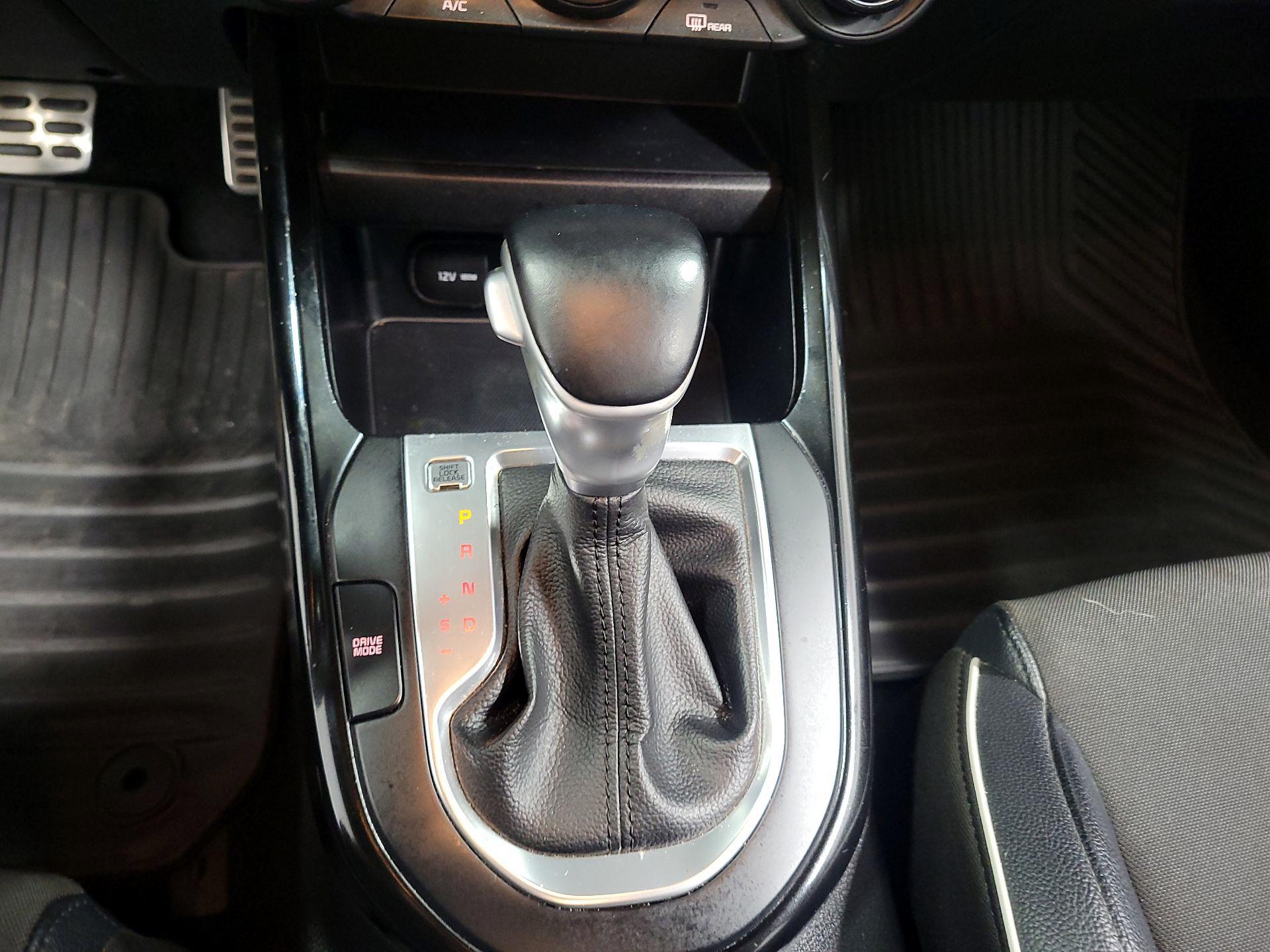 Thumbnail: 2021 Kia Forte - 17