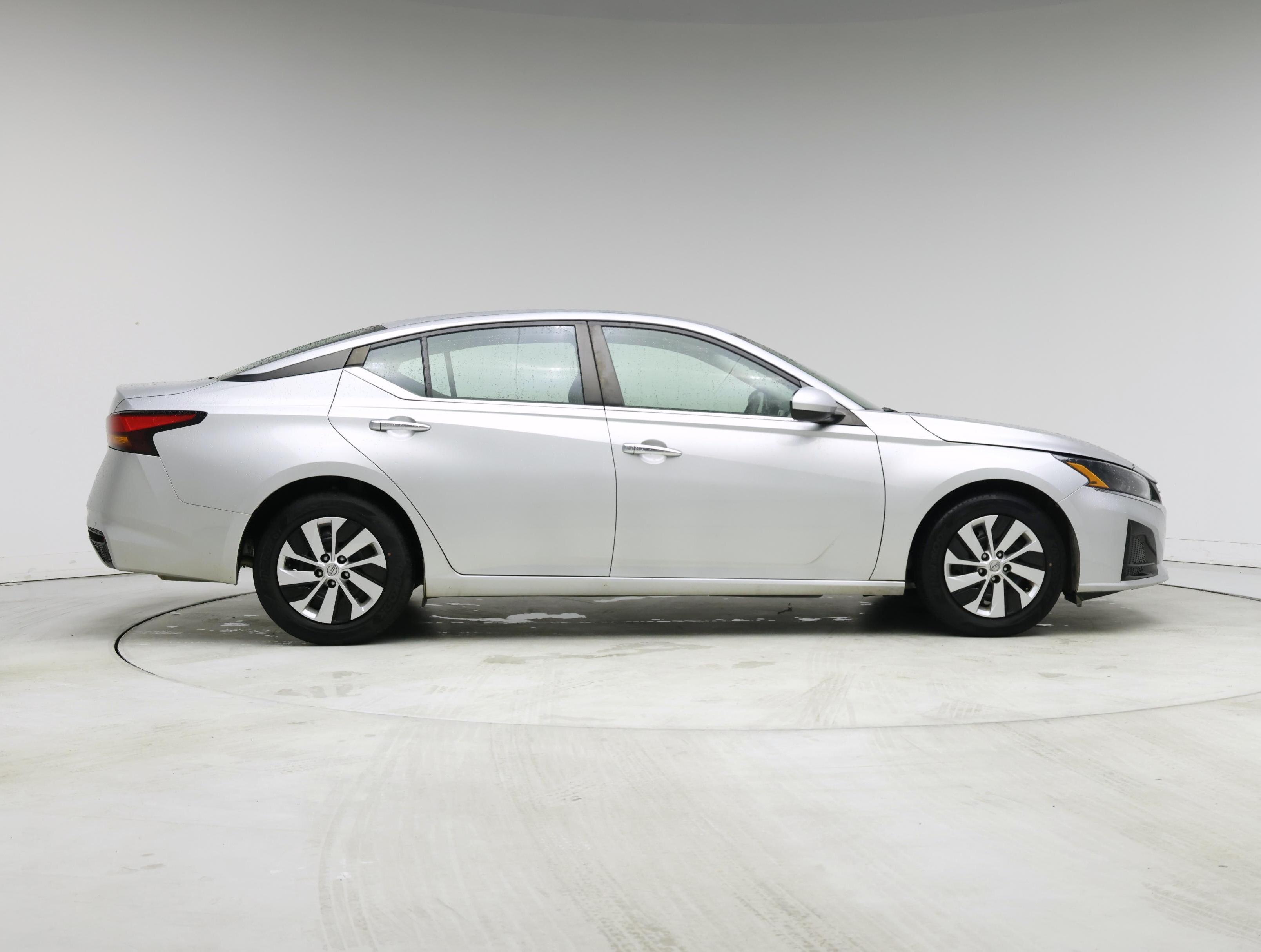 Thumbnail: 2023 Nissan Altima - 7