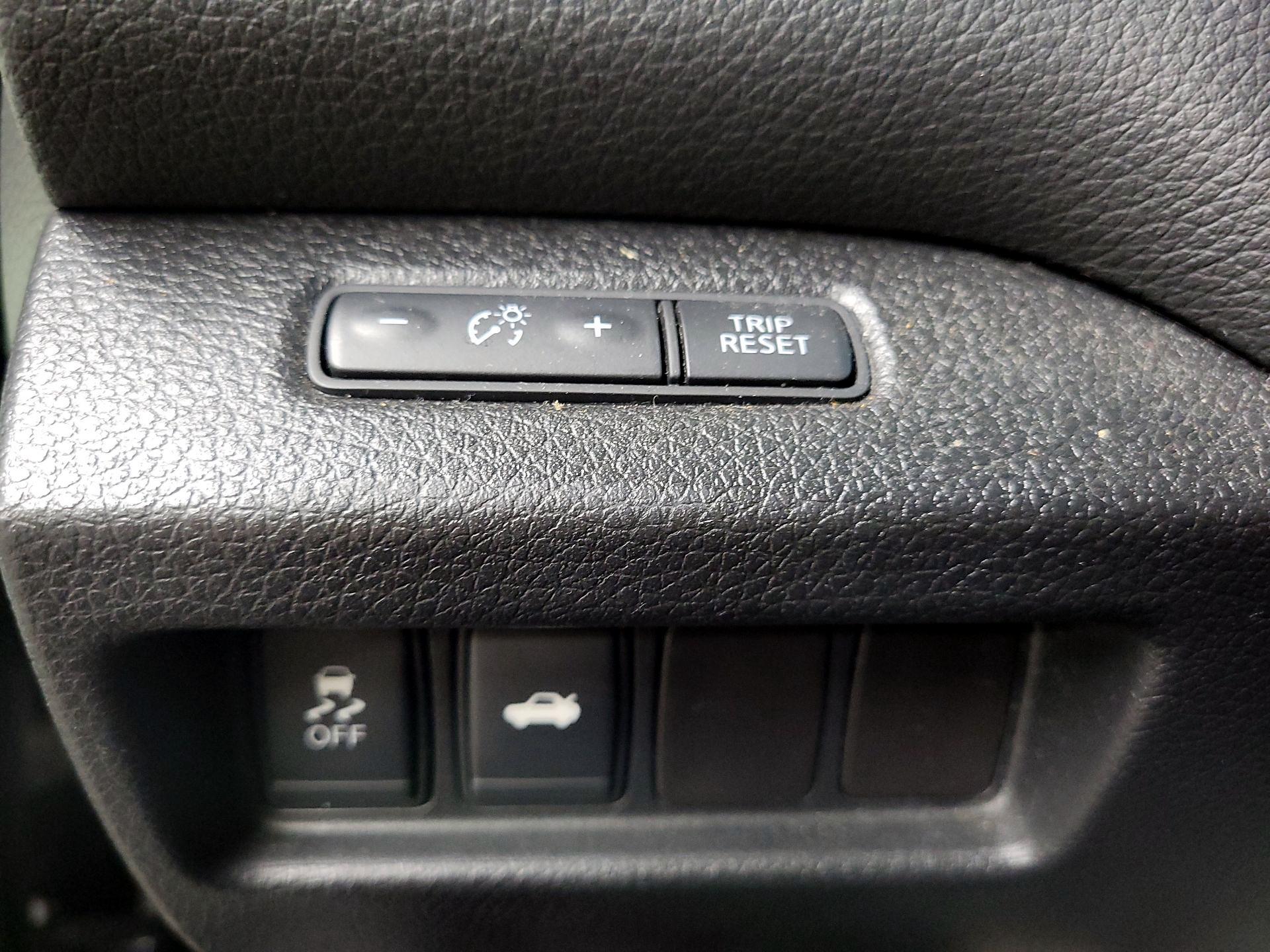 Thumbnail: 2015 Nissan Altima - 13