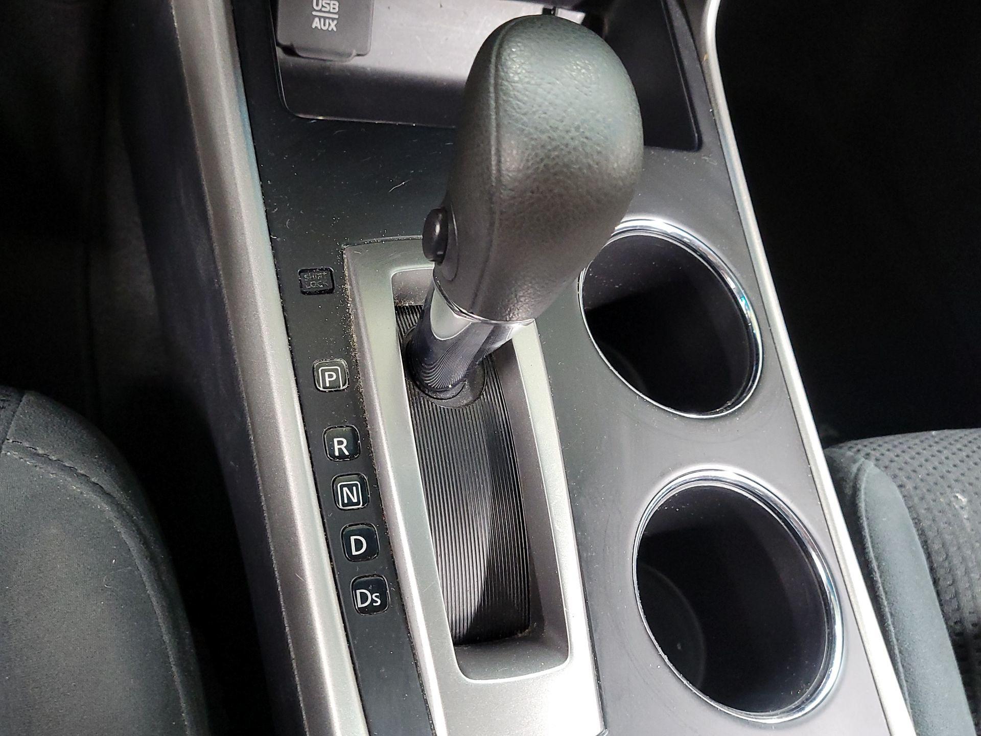 Thumbnail: 2015 Nissan Altima - 17