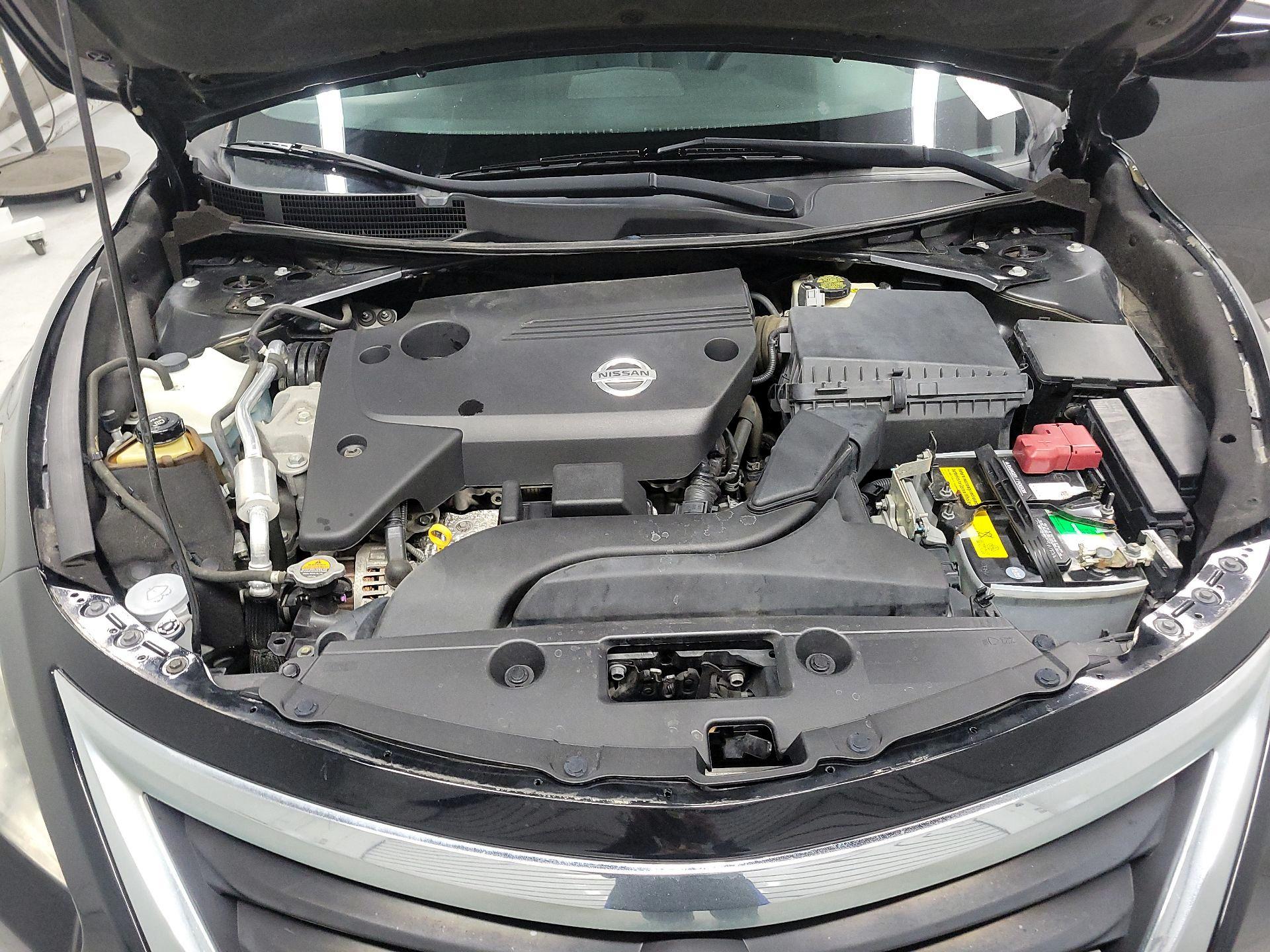 Thumbnail: 2015 Nissan Altima - 20