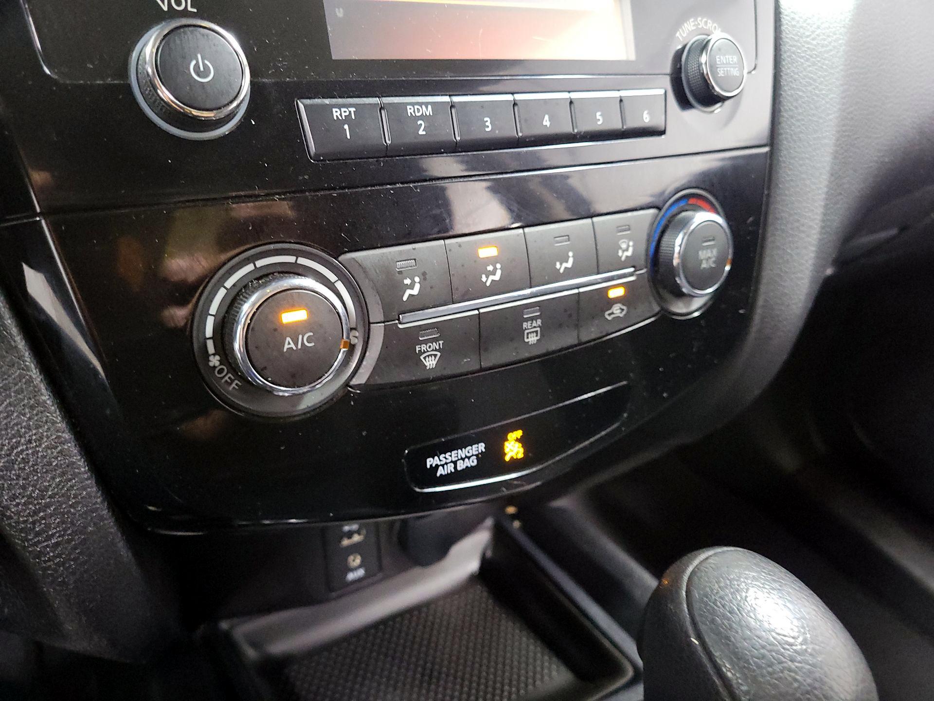 Thumbnail: 2016 Nissan Rogue - 15