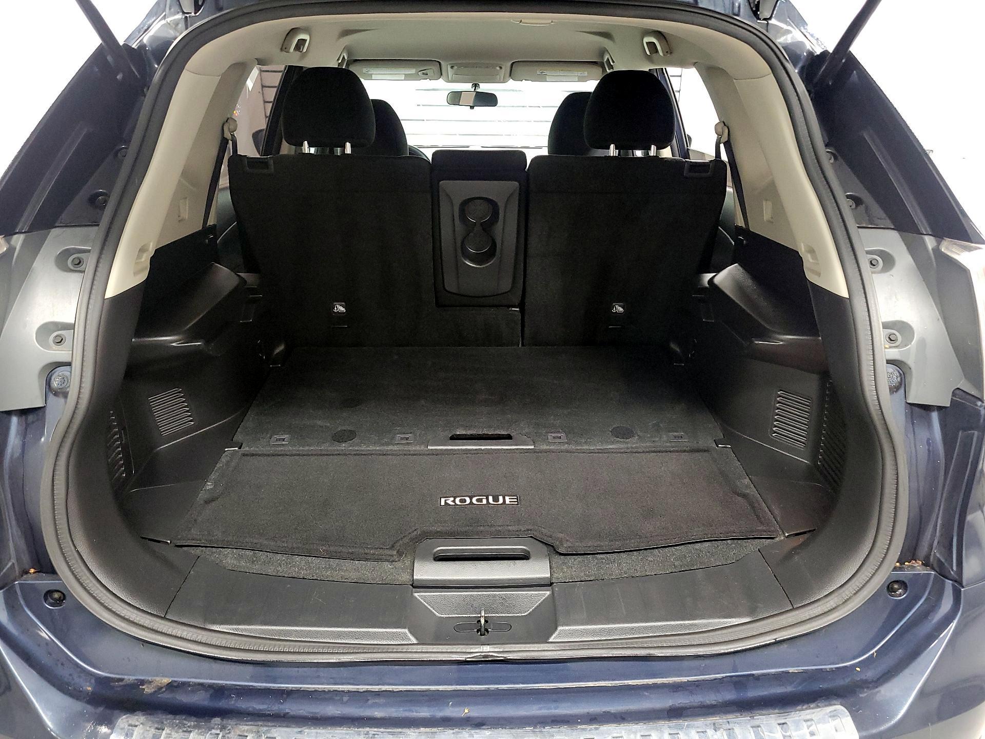 Thumbnail: 2016 Nissan Rogue - 18