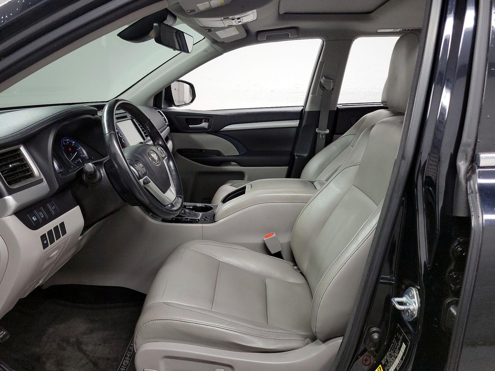 Thumbnail: 2018 Toyota Highlander - 11