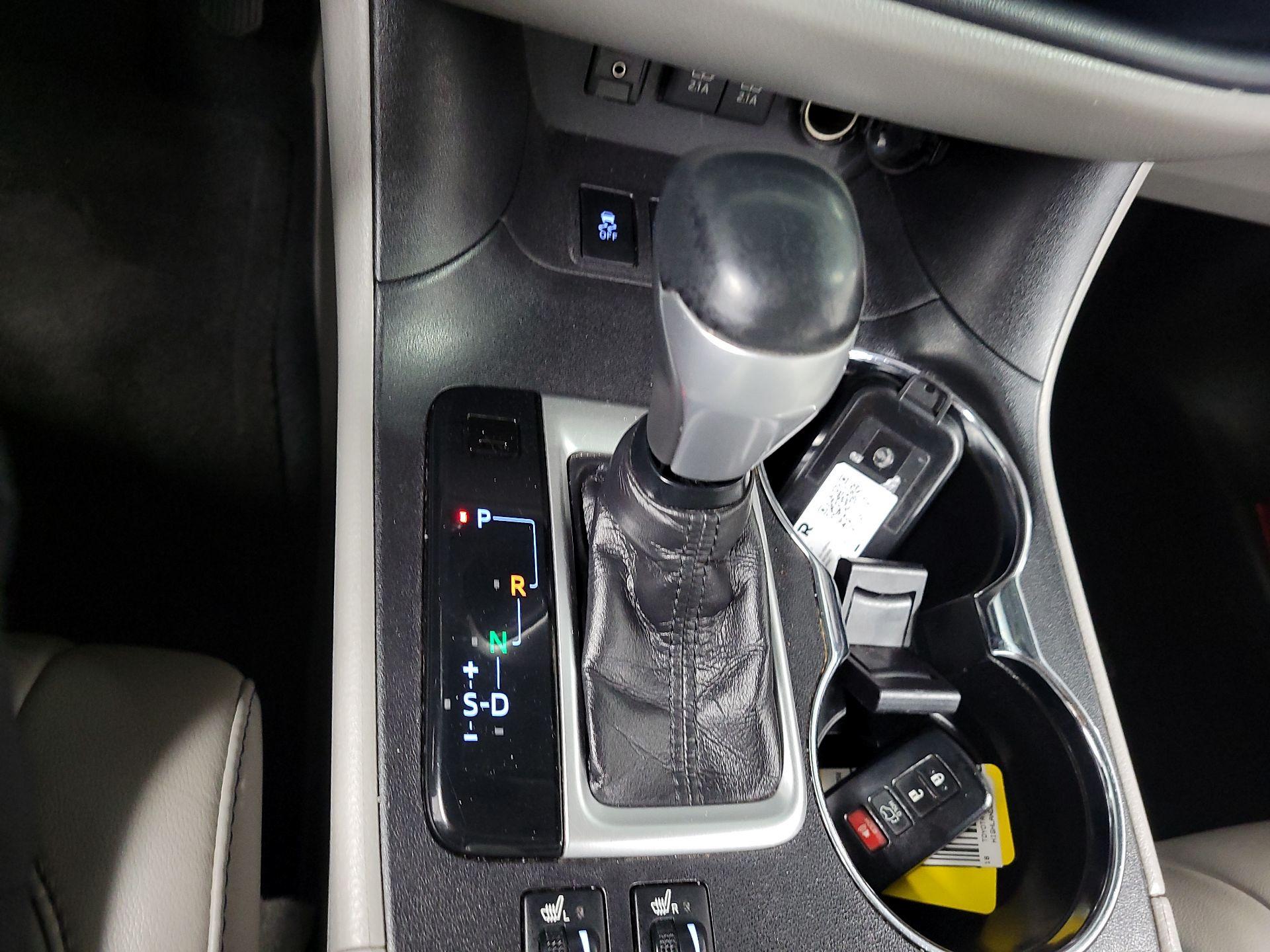 Thumbnail: 2018 Toyota Highlander - 16