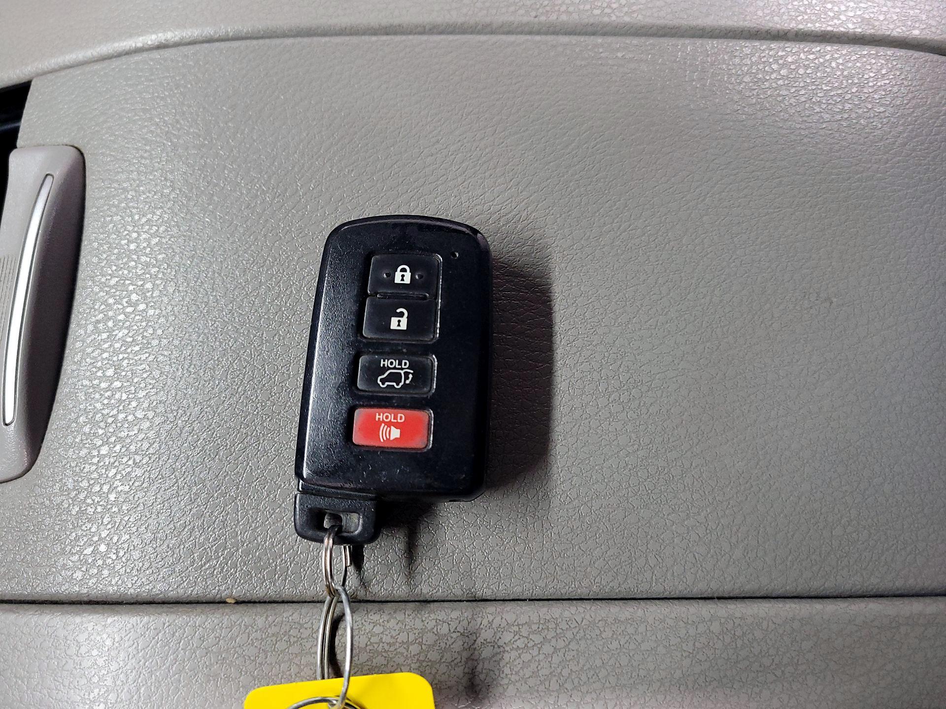 Thumbnail: 2018 Toyota Highlander - 20