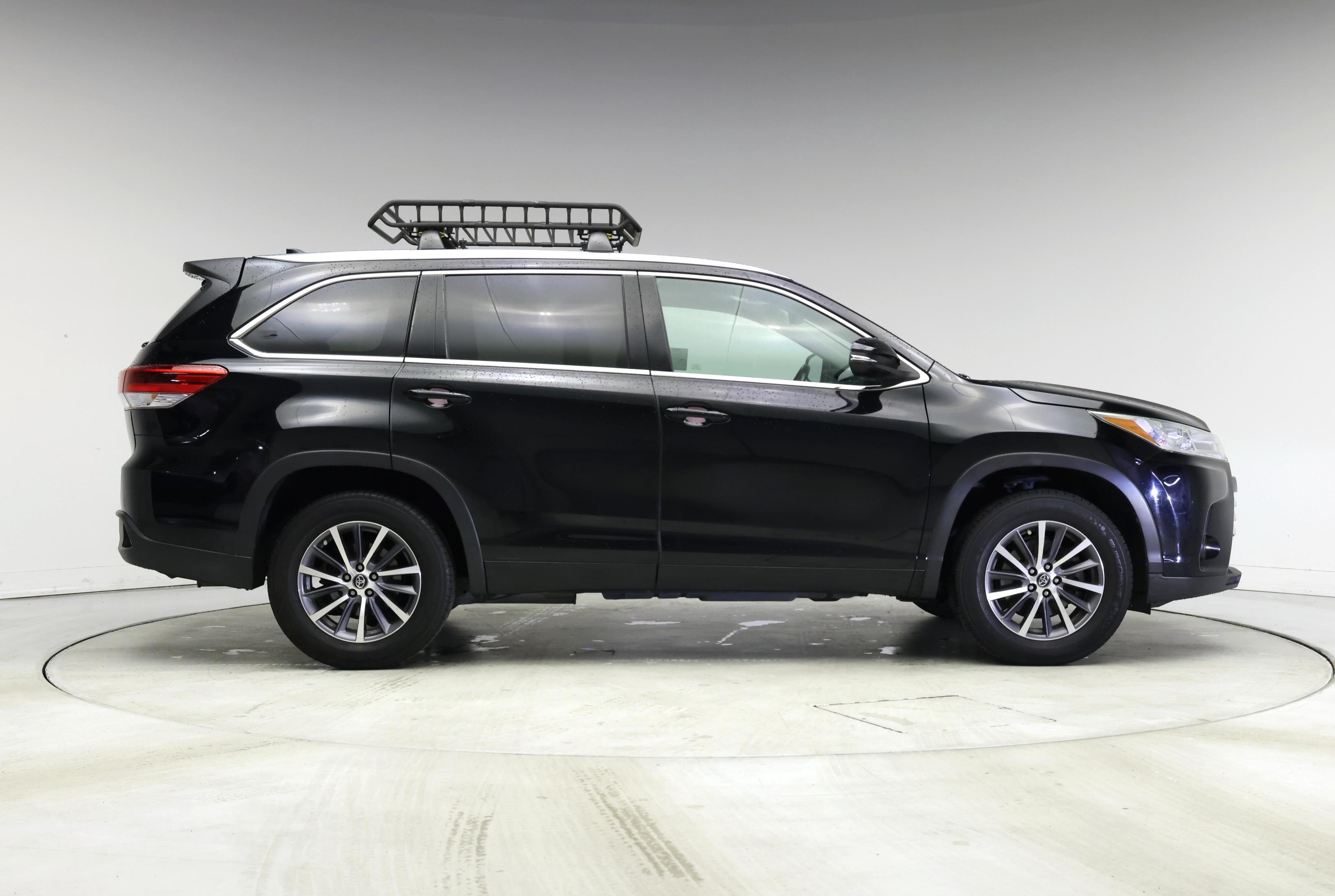 Thumbnail: 2018 Toyota Highlander - 7
