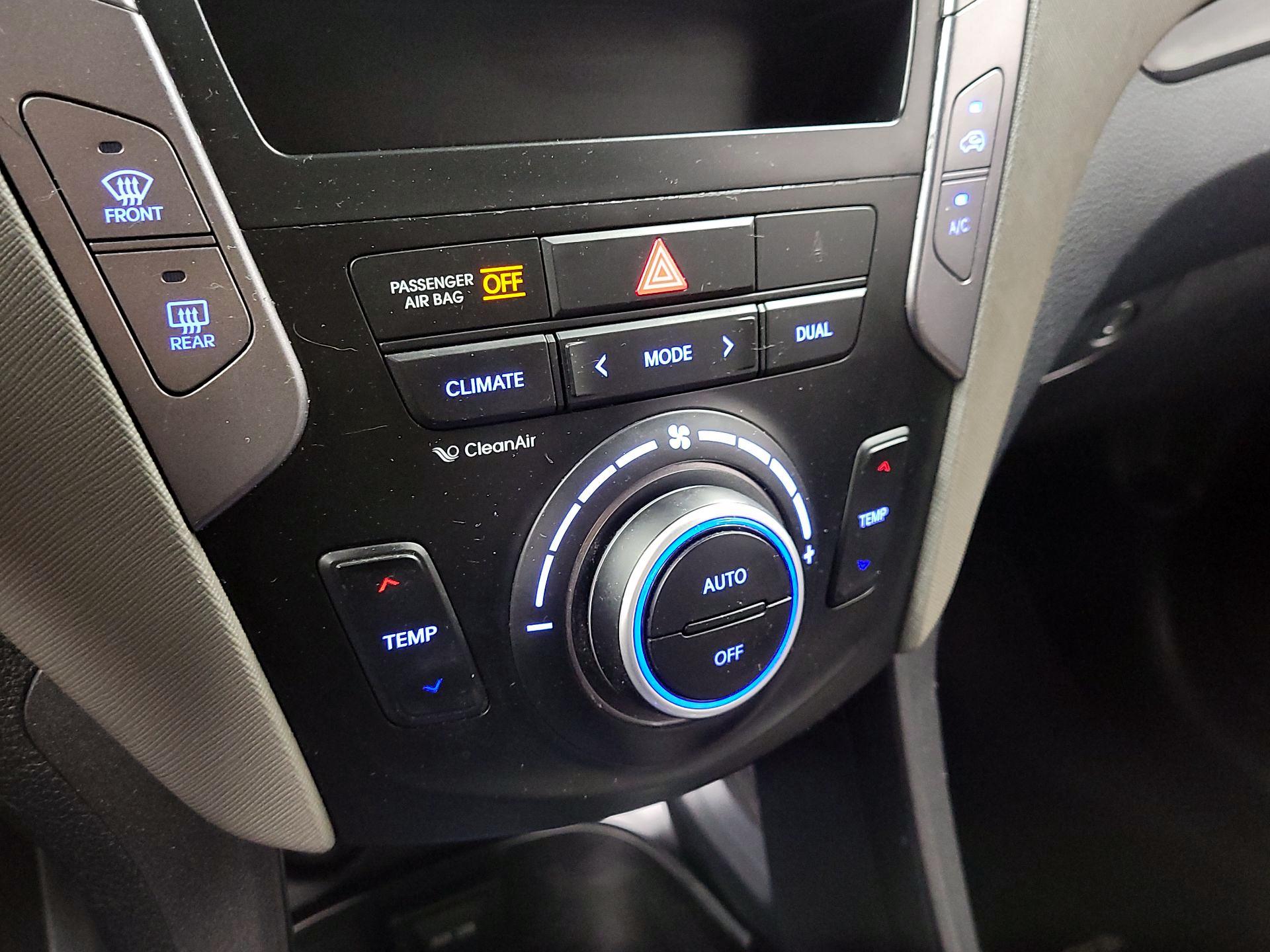 Thumbnail: 2015 Hyundai Santa Fe - 15