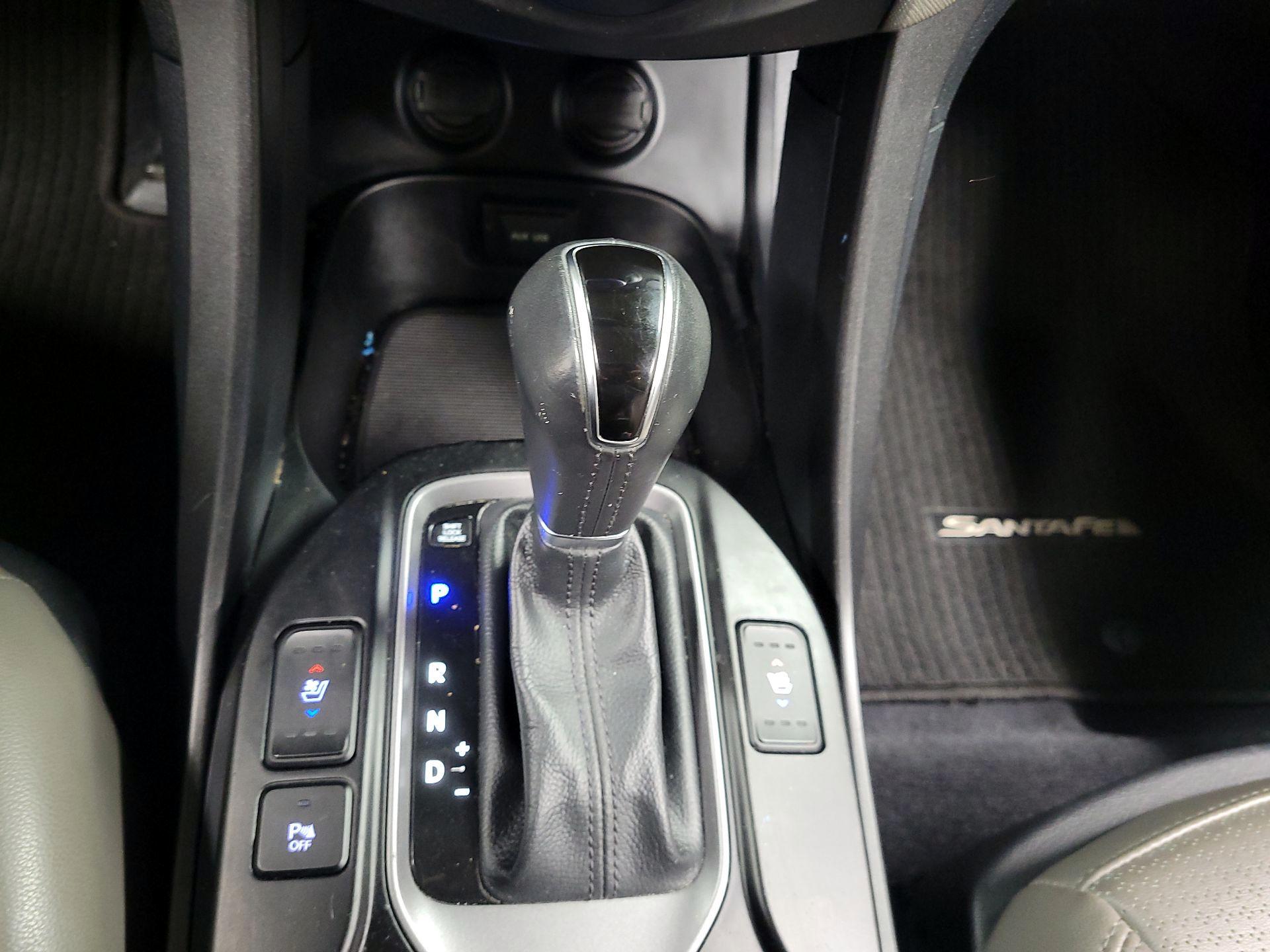 Thumbnail: 2015 Hyundai Santa Fe - 16