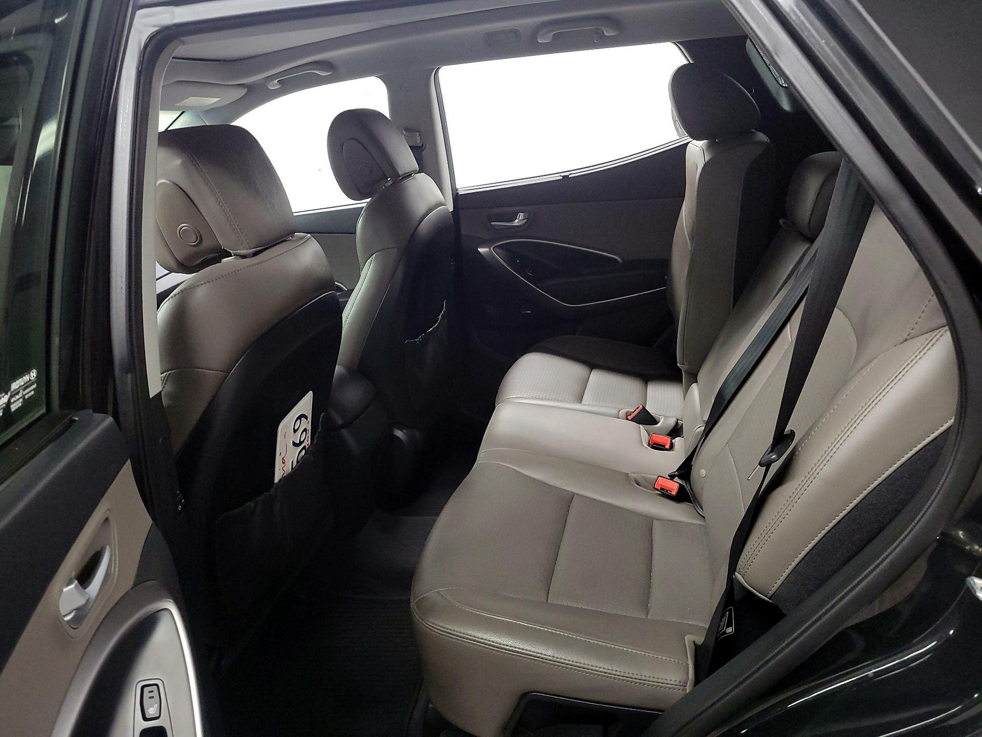 Thumbnail: 2015 Hyundai Santa Fe - 17