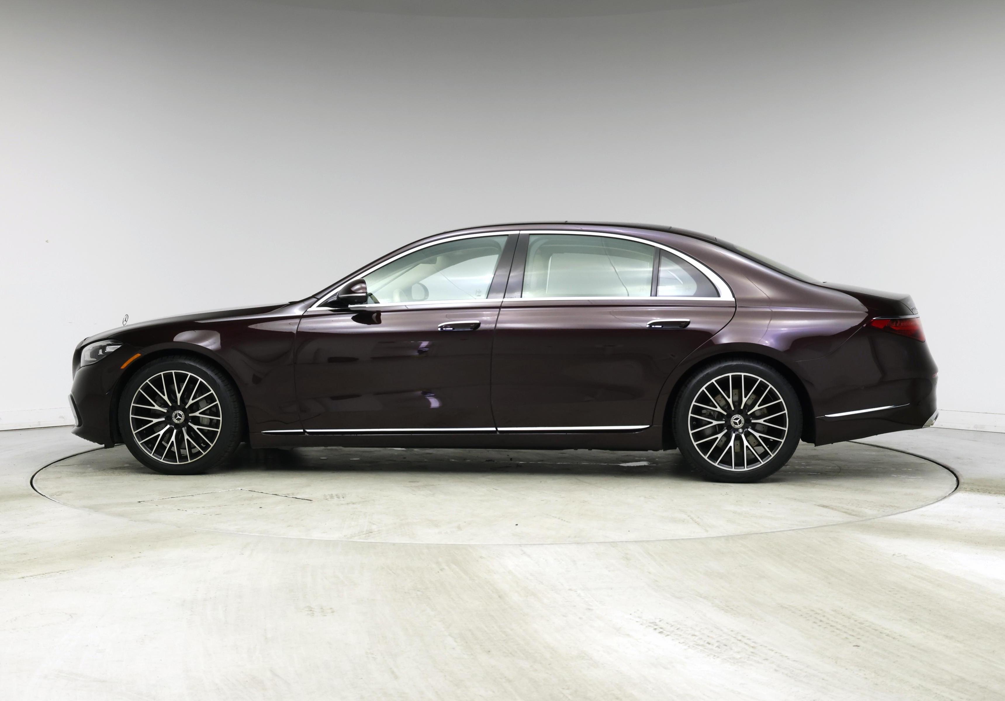 Thumbnail: 2022 Mercedes-Benz S-Class - 3