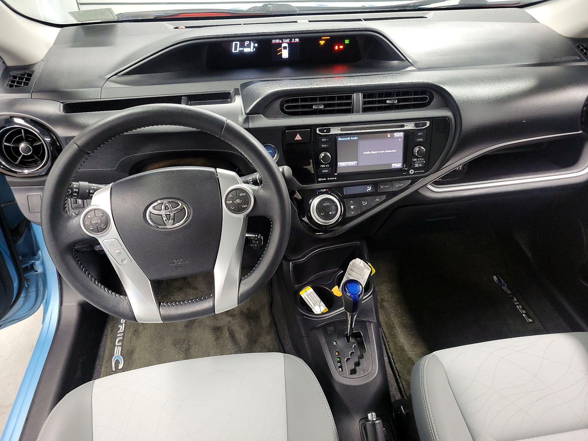 Thumbnail: 2016 Toyota Prius c - 9