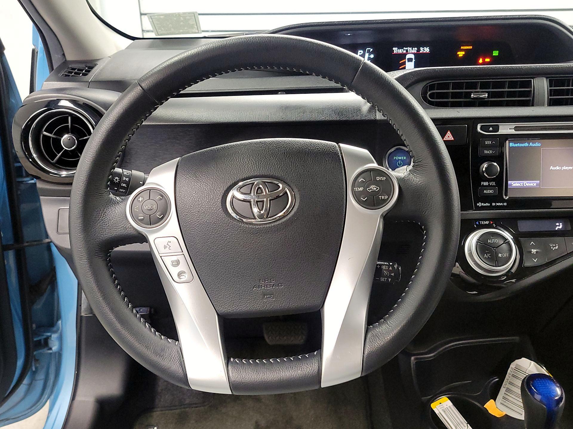 Thumbnail: 2016 Toyota Prius c - 10