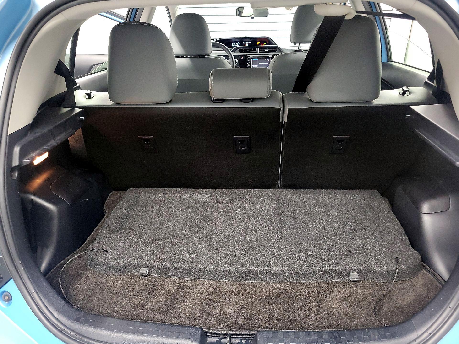 Thumbnail: 2016 Toyota Prius c - 20